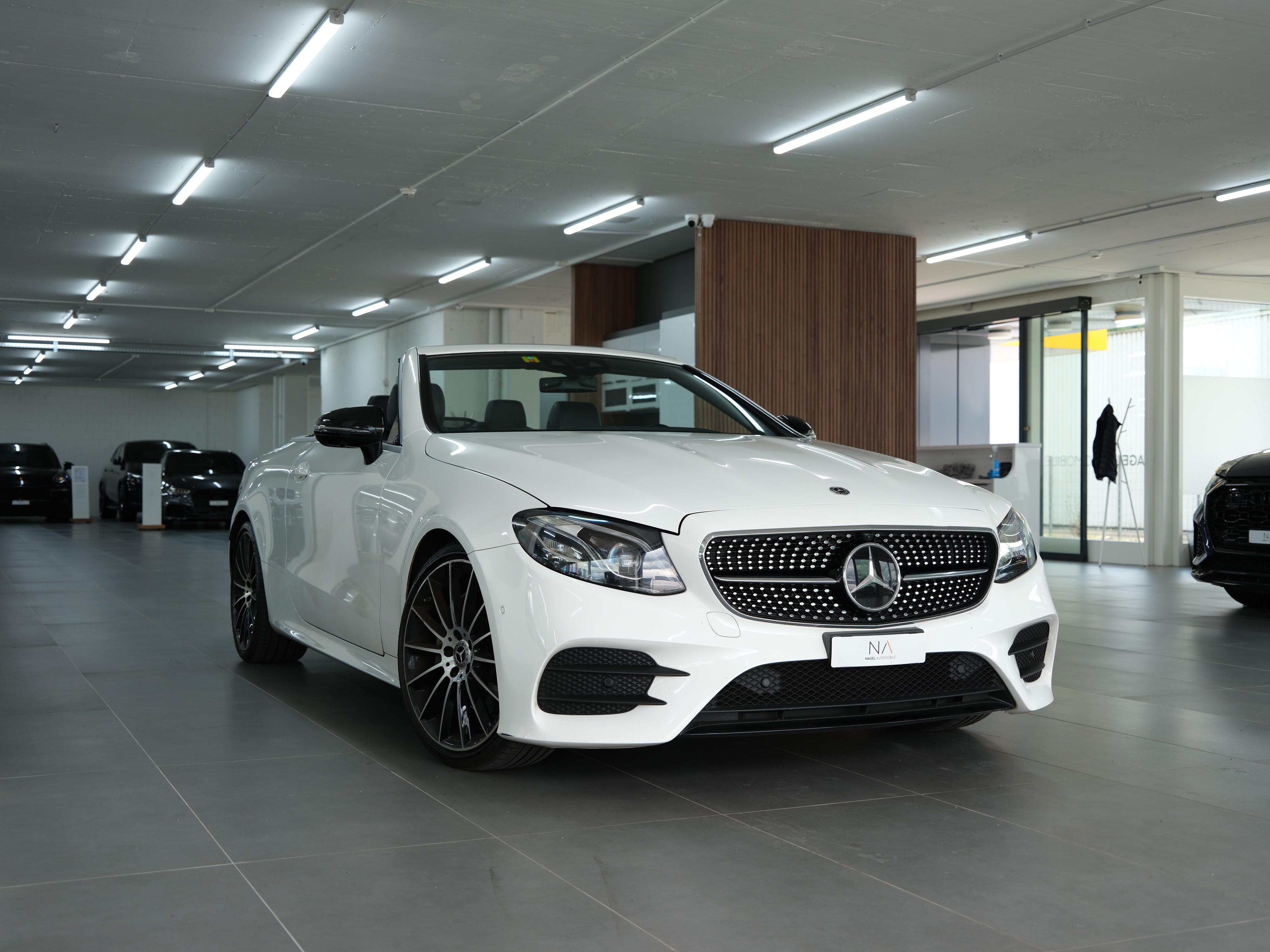 MERCEDES-BENZ E 200 Cabriolet AMG Line 9G-Tronic