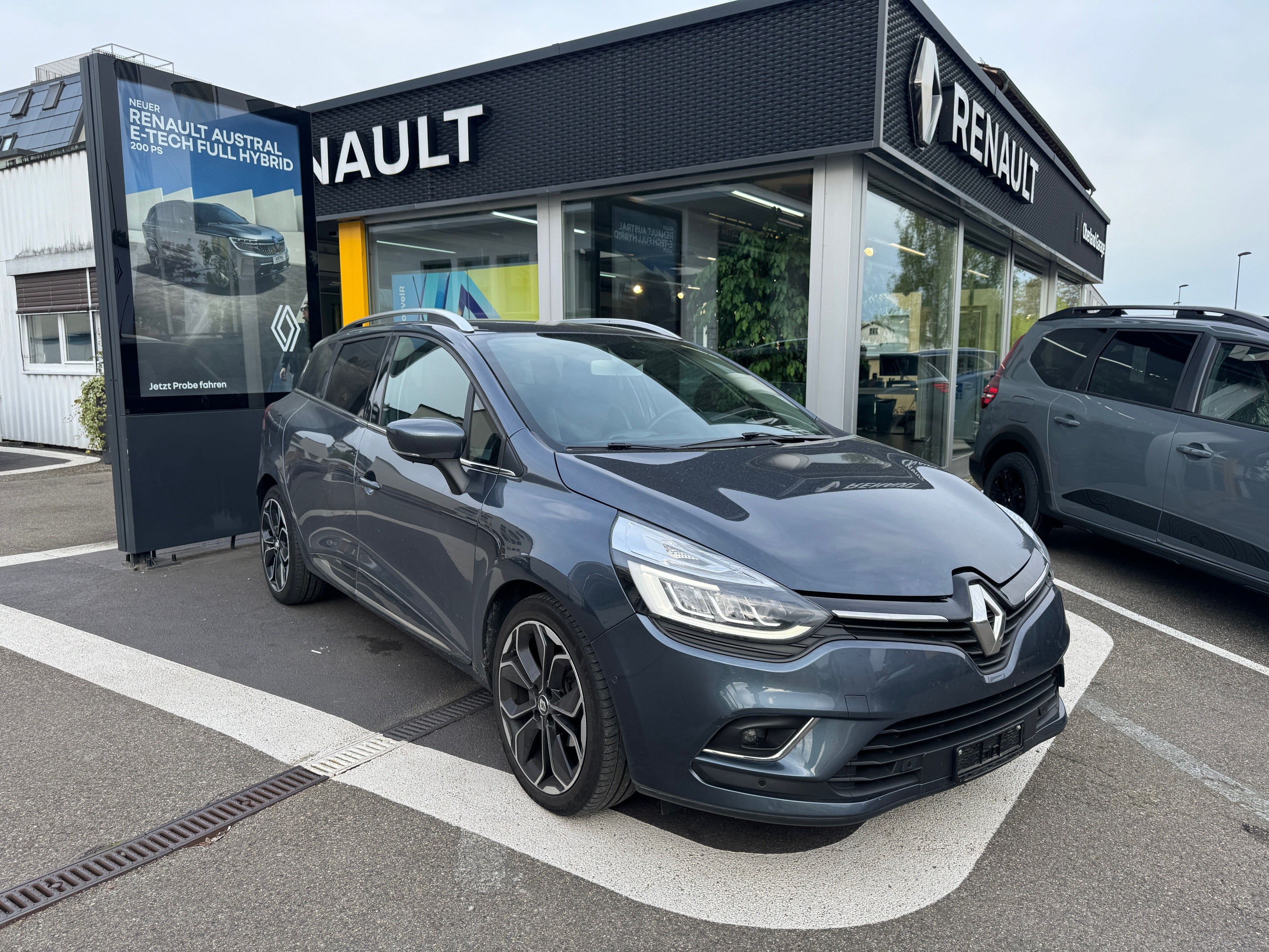 RENAULT Clio Grandtour 1.2 16V T Swiss Edition EDC