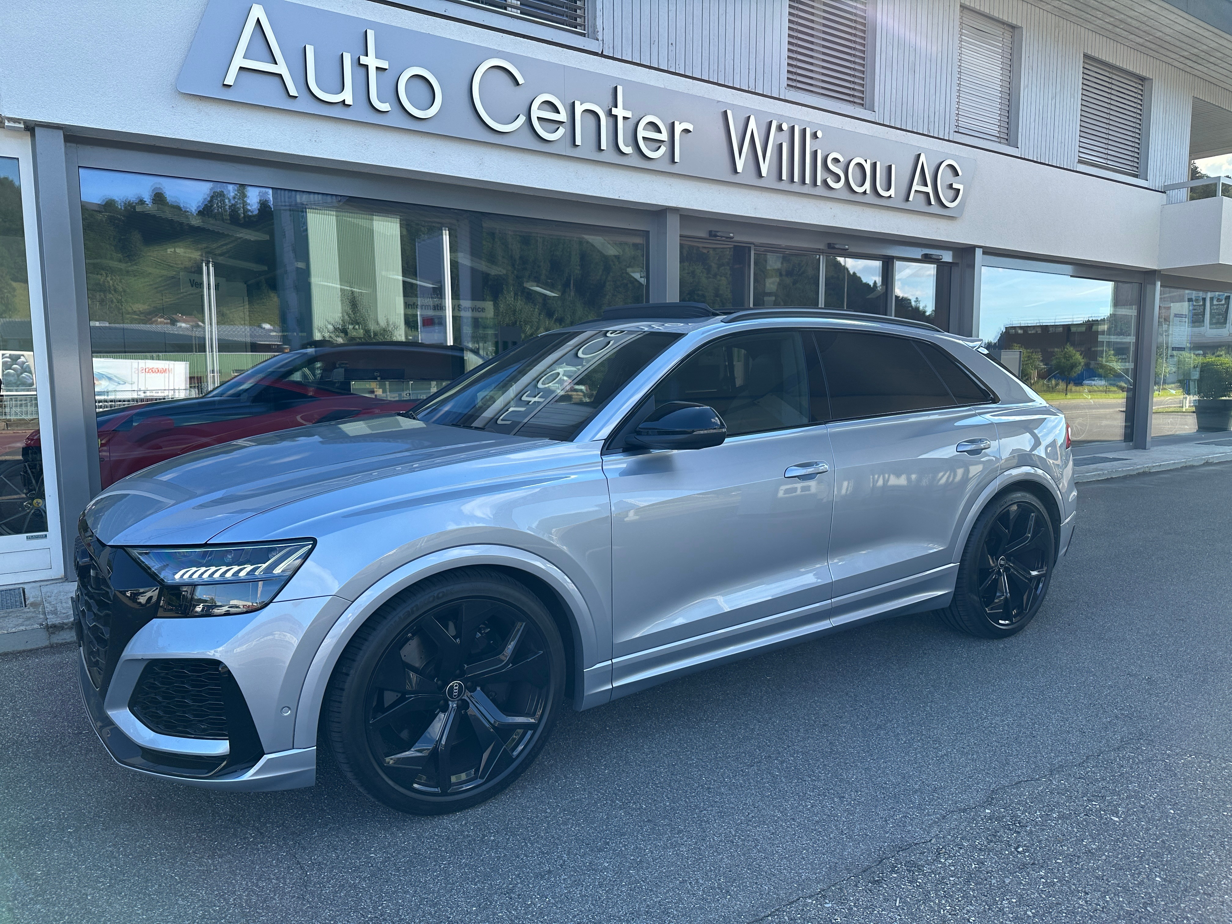 AUDI RSQ8 quattro tiptronic