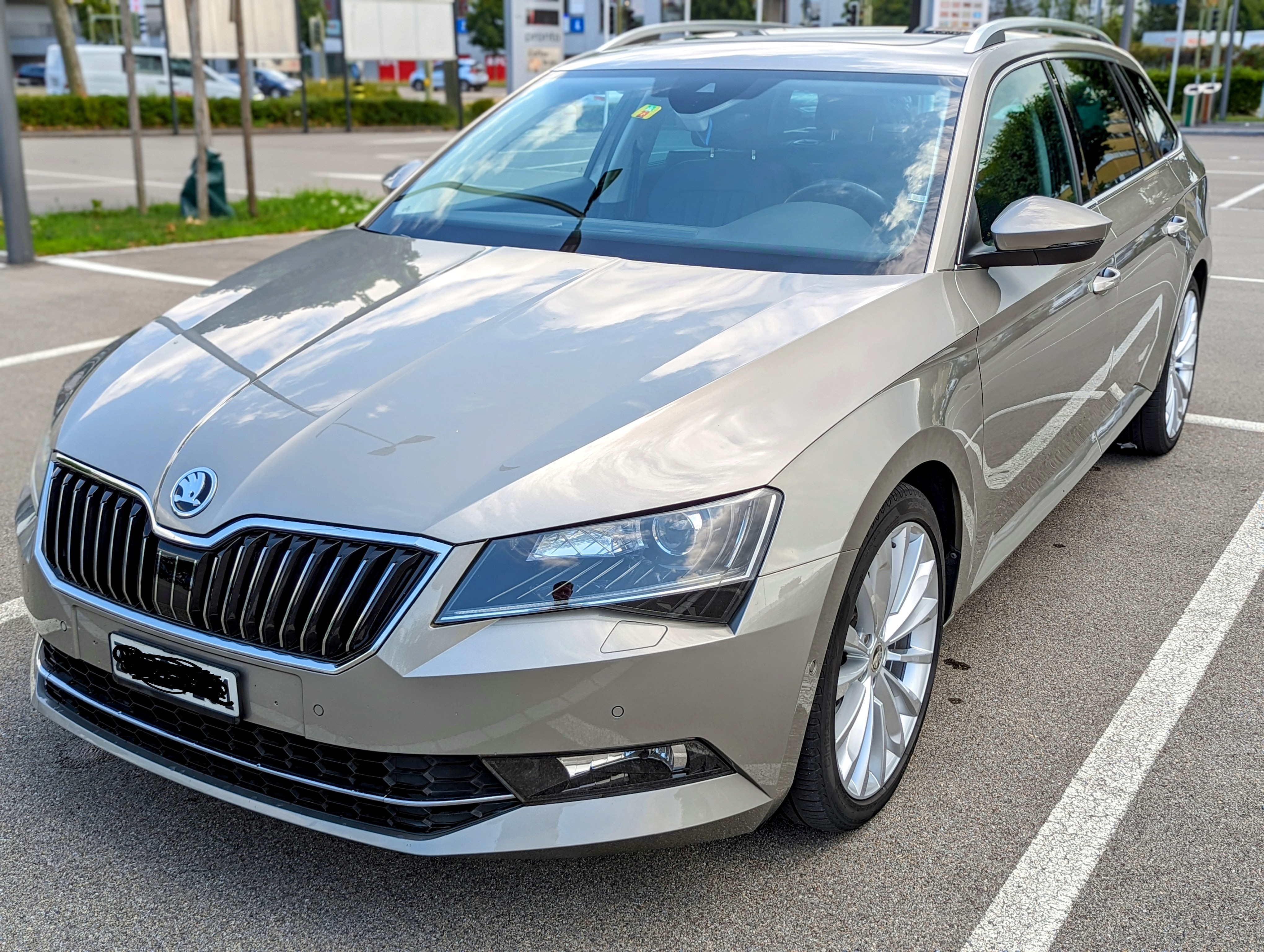 SKODA Superb Combi 2.0 TDi Style 4x4 DSG