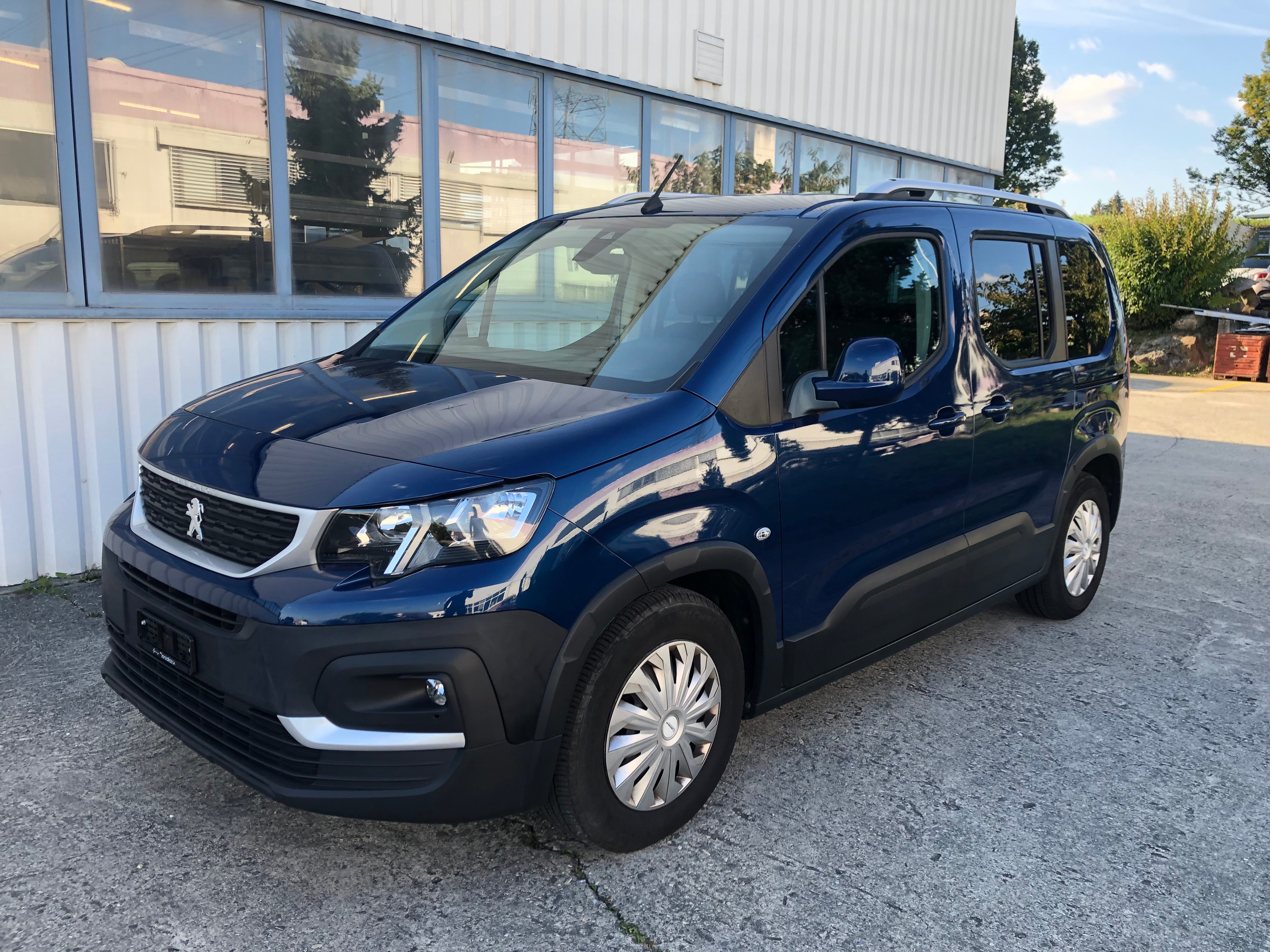 PEUGEOT Rifter 1.2 PureTech Allure (35)