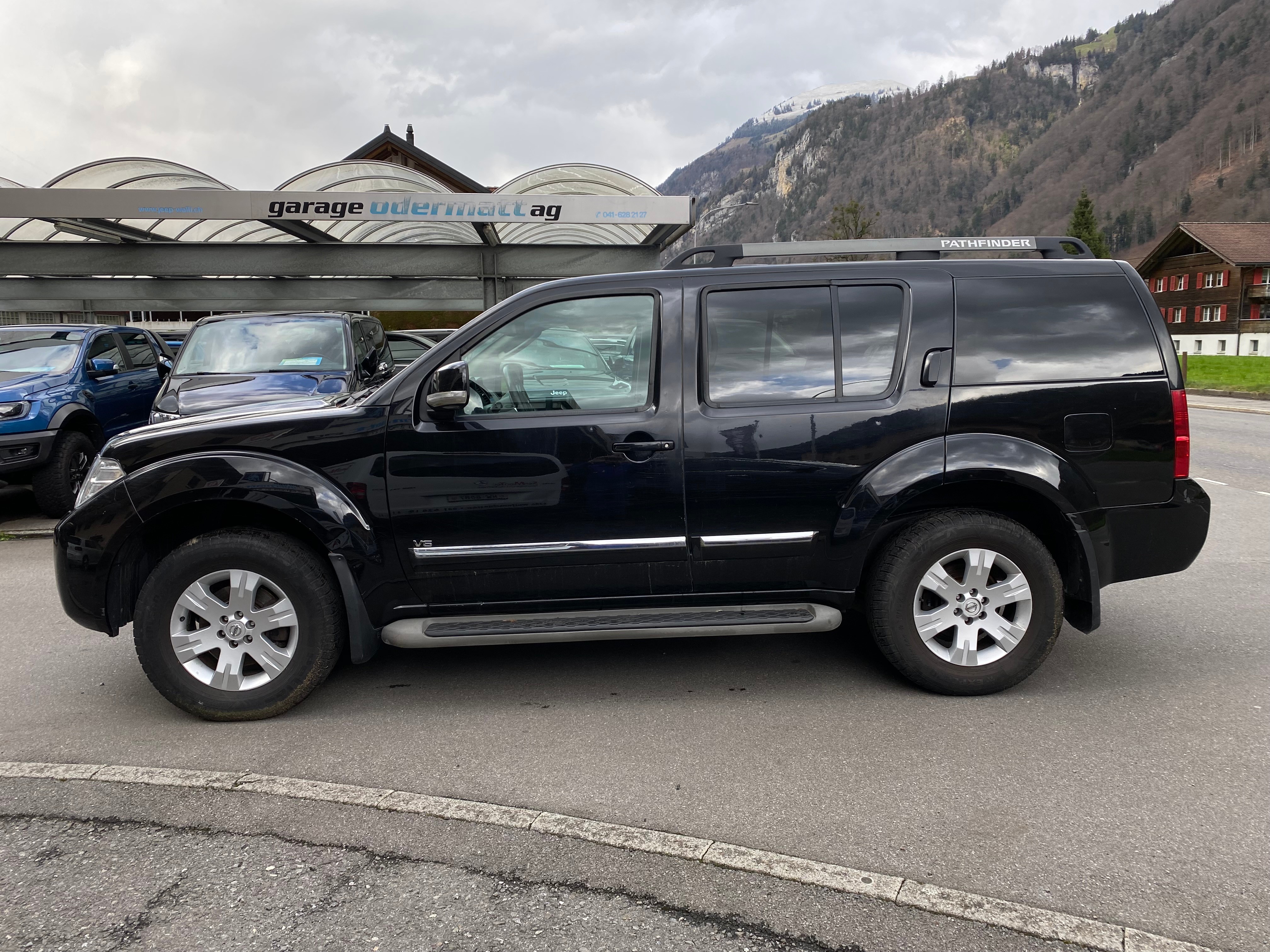 NISSAN Pathfinder 3.0 dCi LE Automatic