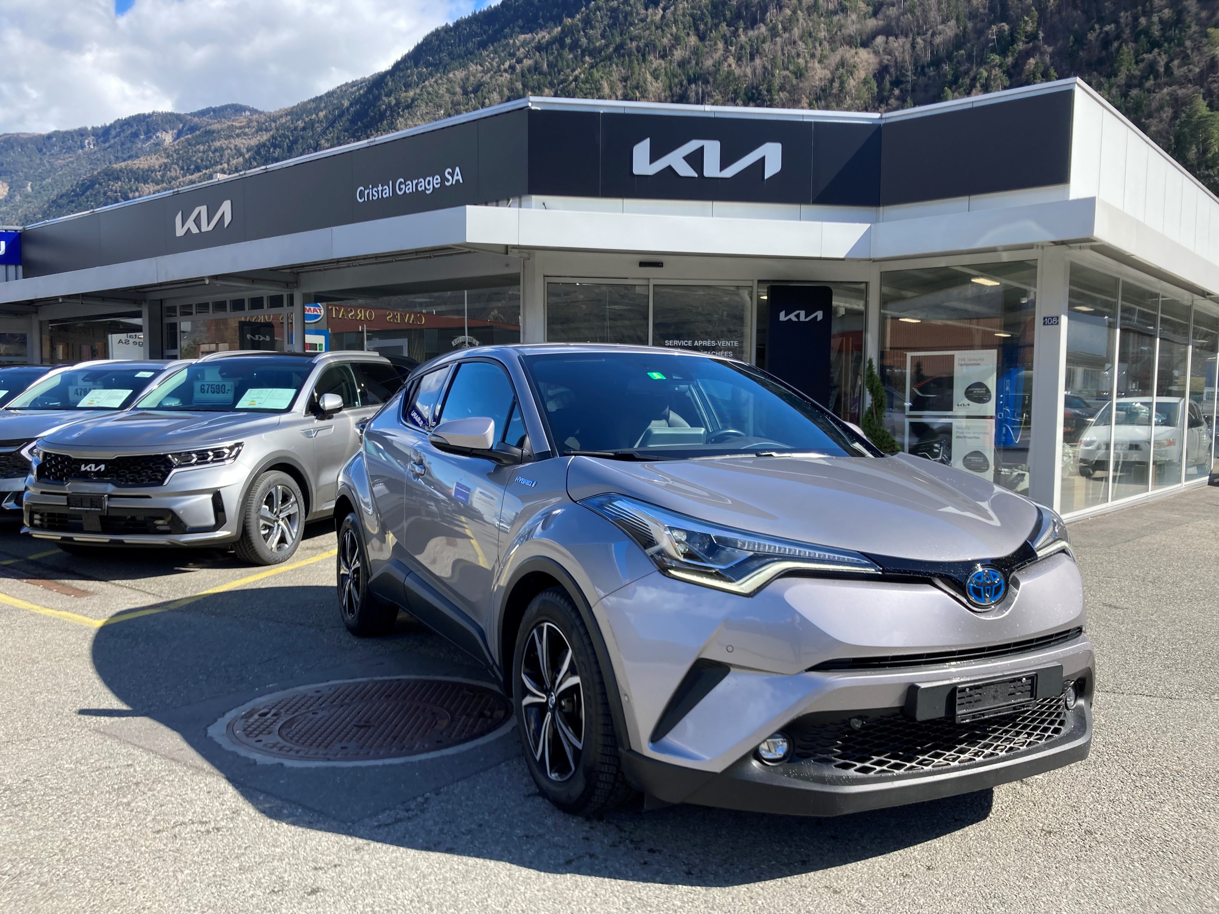 TOYOTA C-HR 1.8 HSD Premium CVT