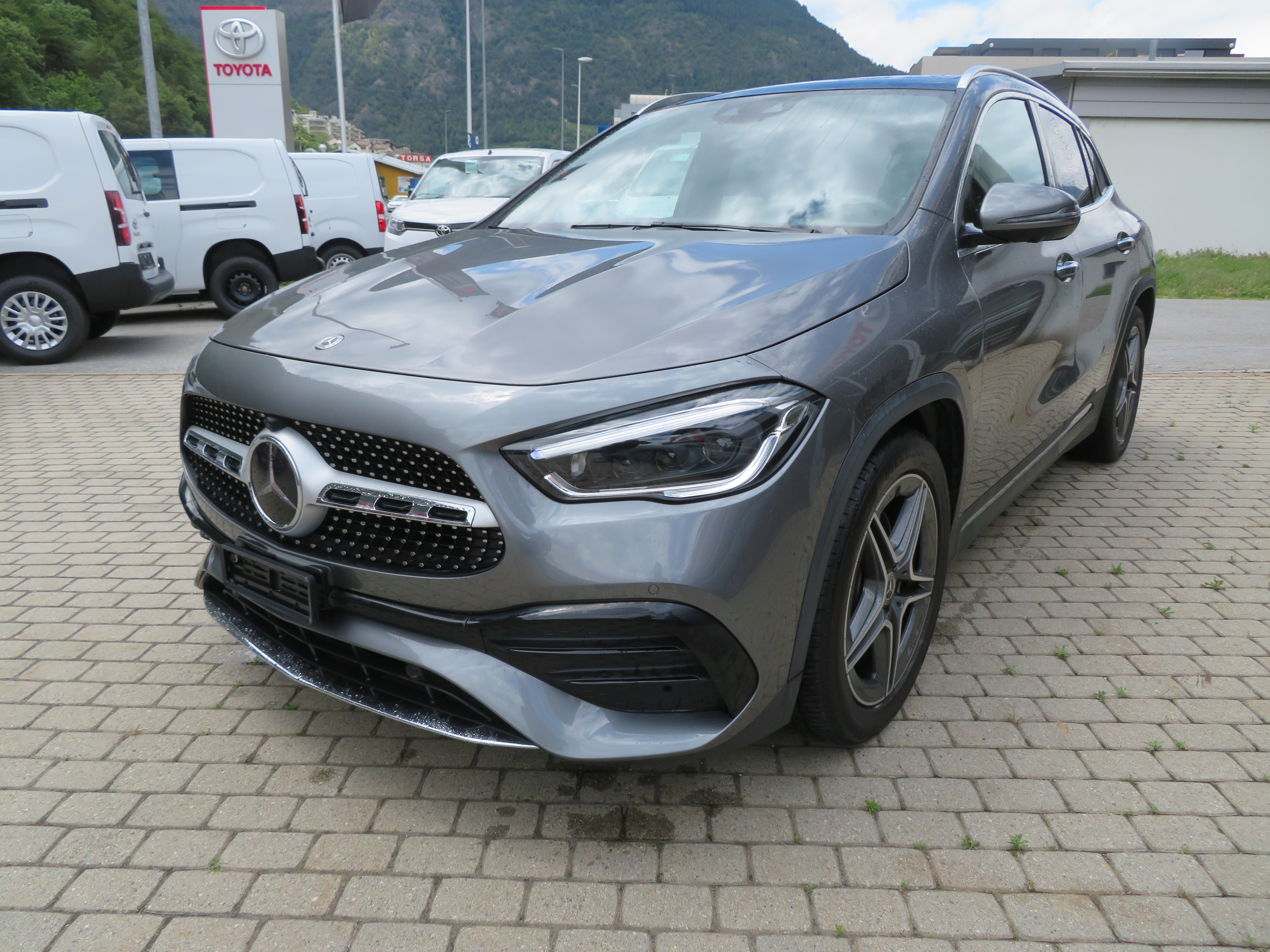 MERCEDES-BENZ GLA 250 4Matic AMG Line 8G-DCT