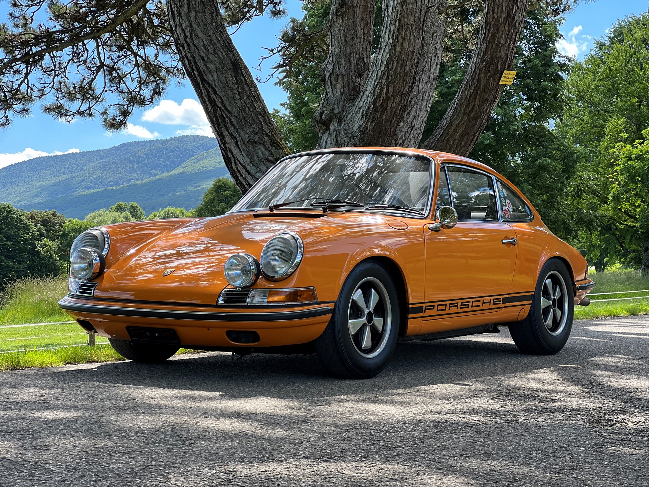 PORSCHE 911