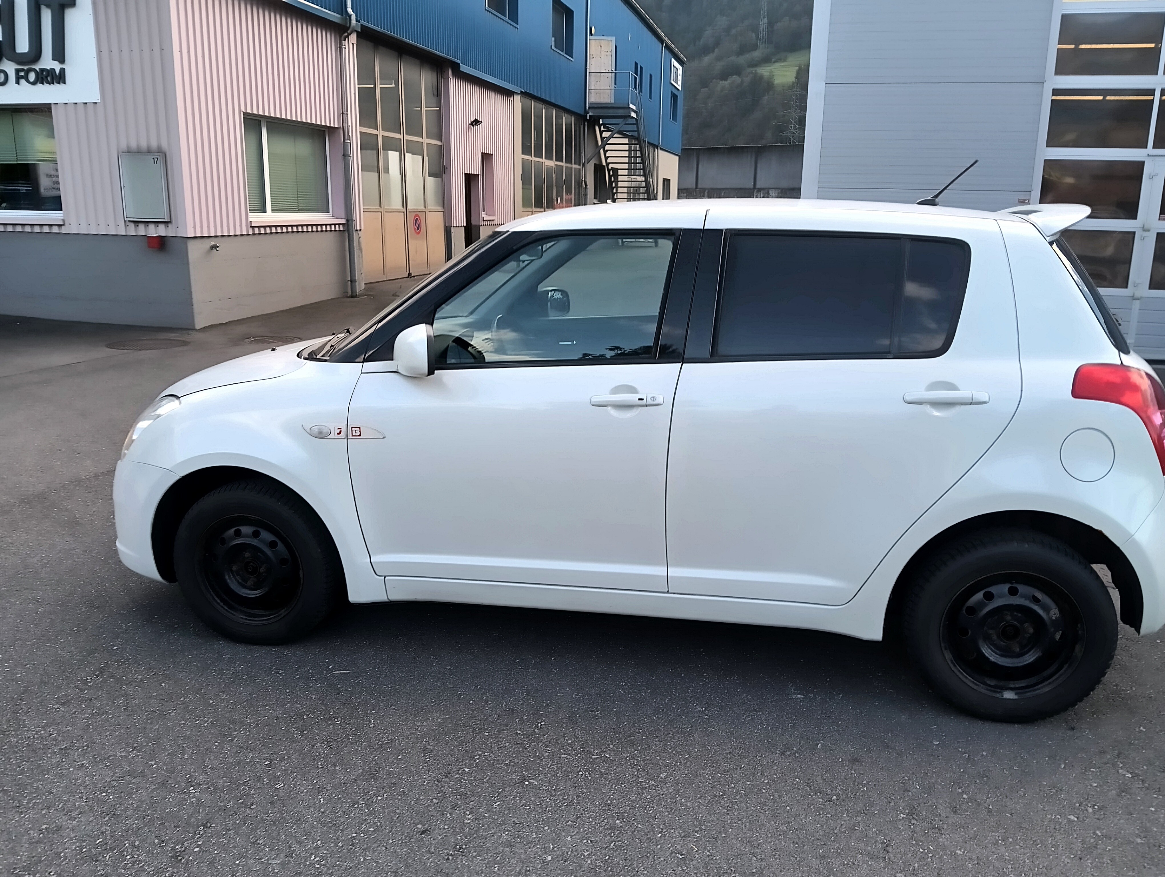 SUZUKI Swift 1.3i 16V GL Top 4x4