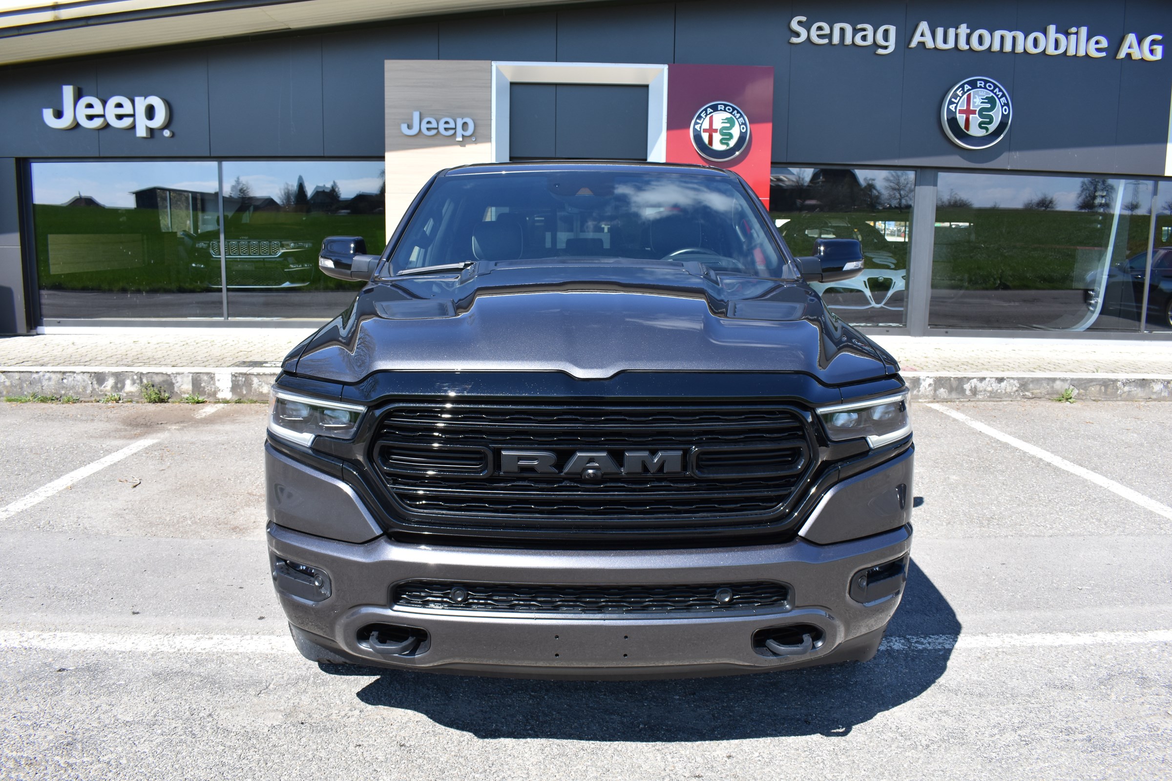 DODGE Ram 1500 Crew Cab Limited Night Edition