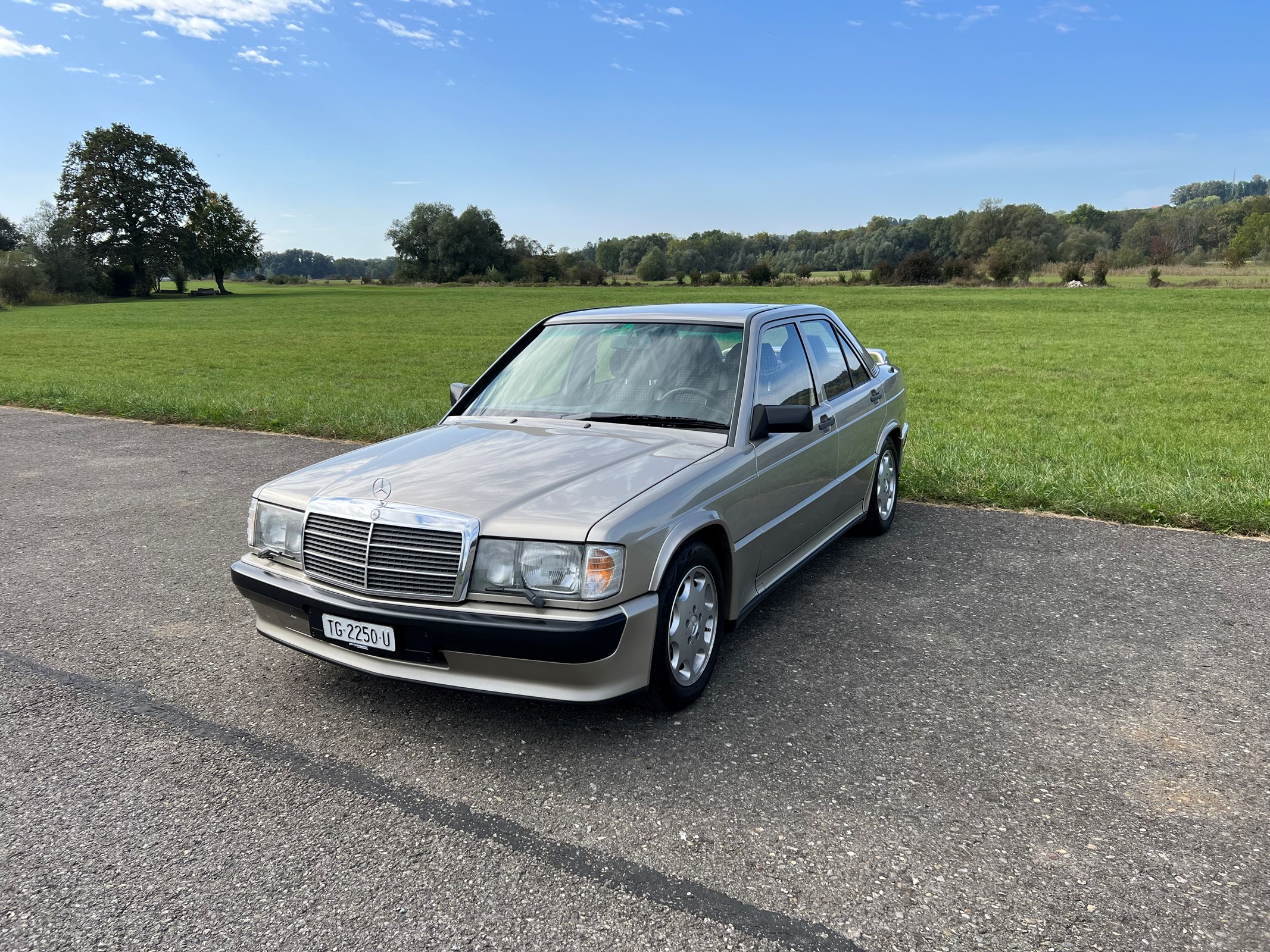 MERCEDES-BENZ 190 E 2.3-16 Automatic**Standheizung**Luftfahrwerk**