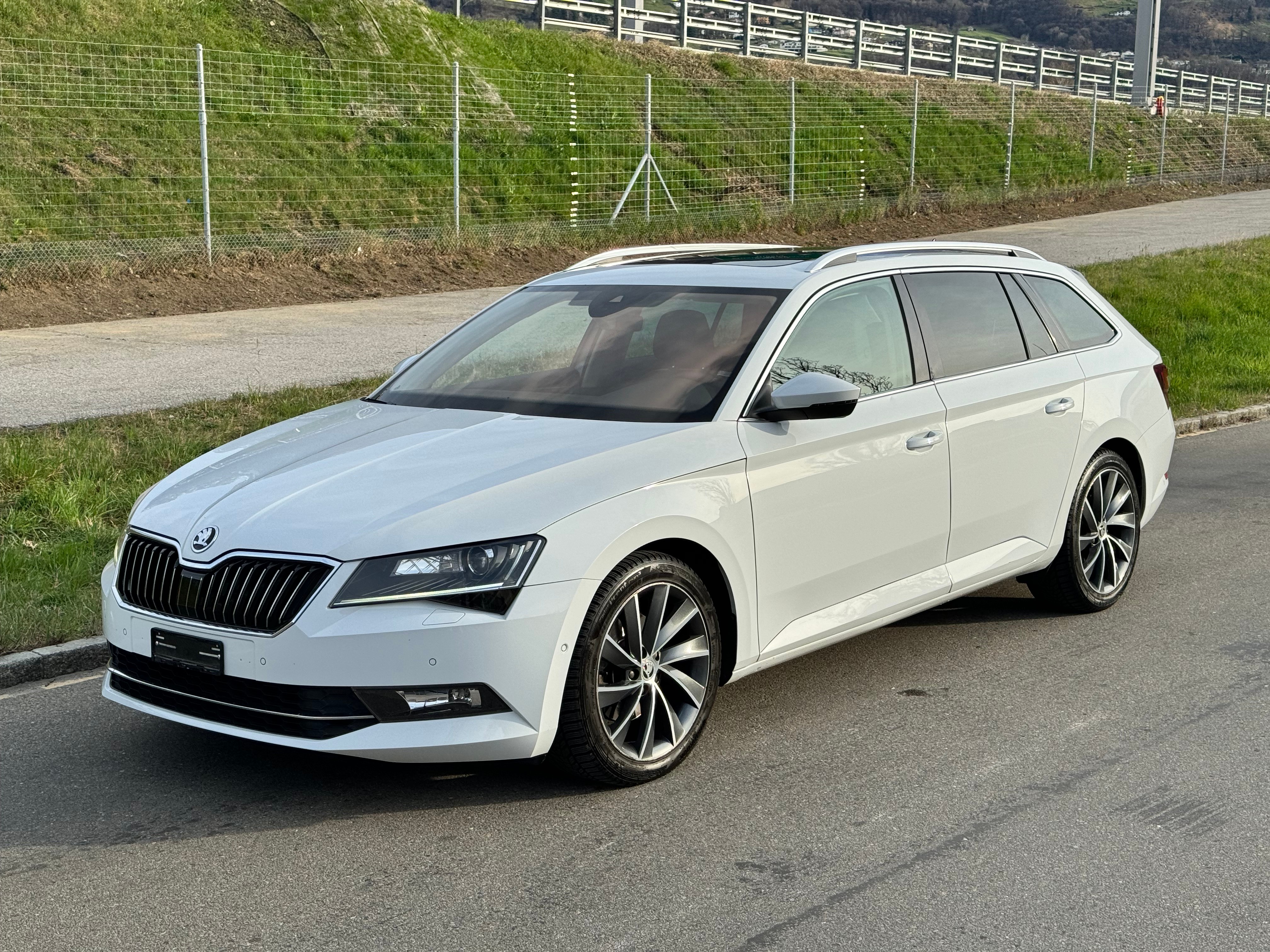 SKODA Superb Combi 2.0 TDi L&K DSG