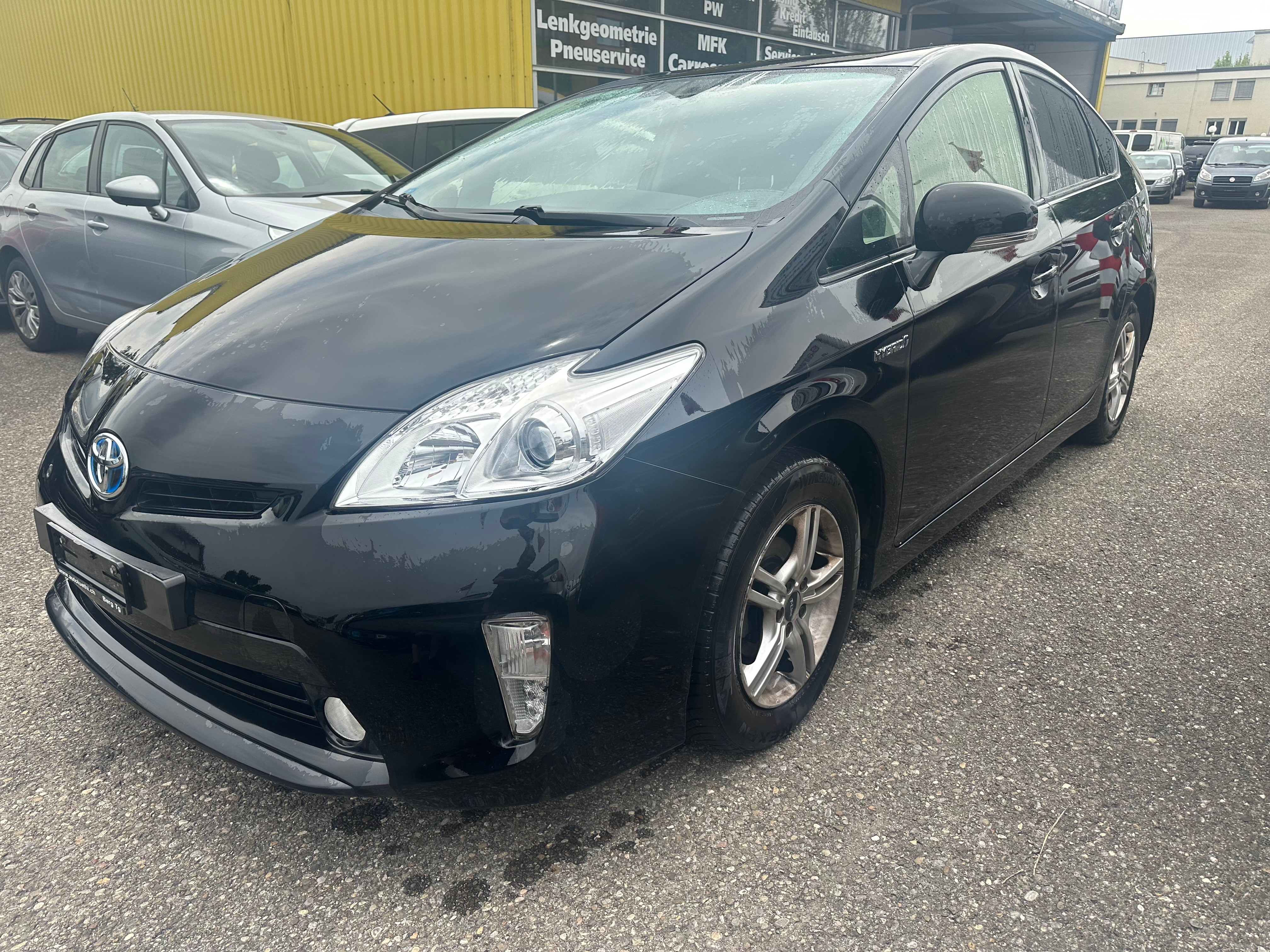 TOYOTA Prius 1.8 16V HSD Luna