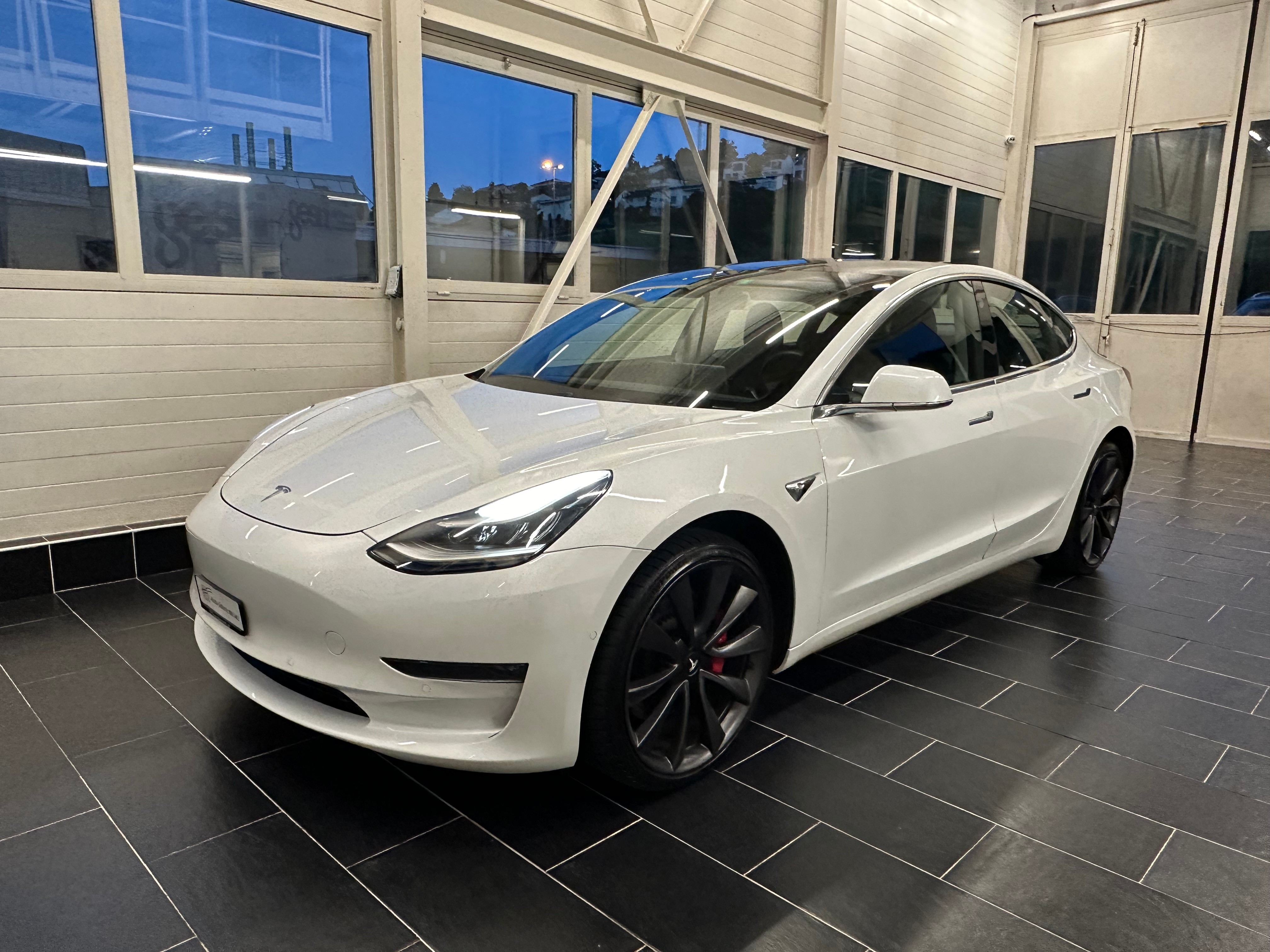 TESLA Model 3 Performance Dual Motor AWD