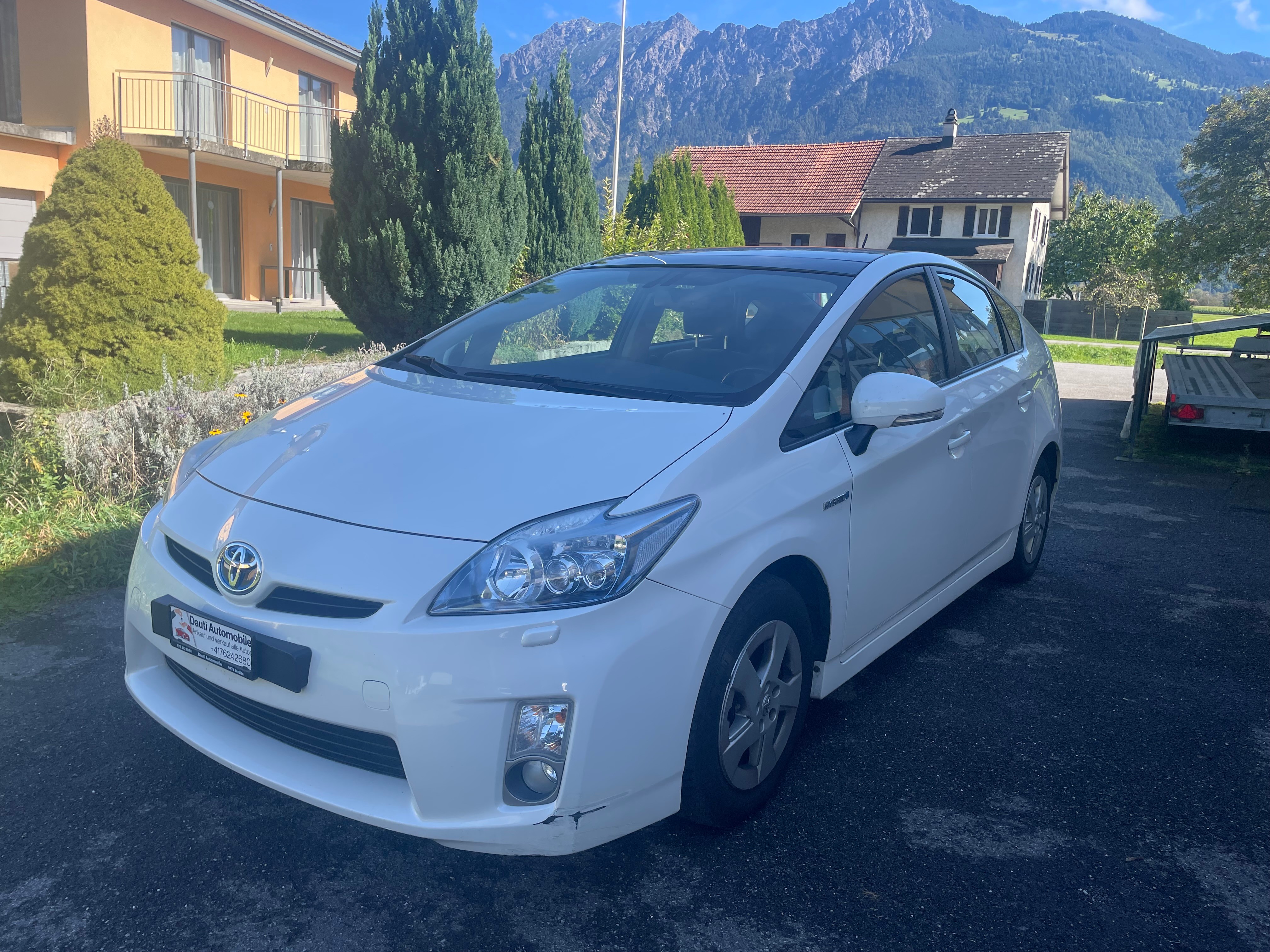 TOYOTA Prius 1.8 16V HSD Sol