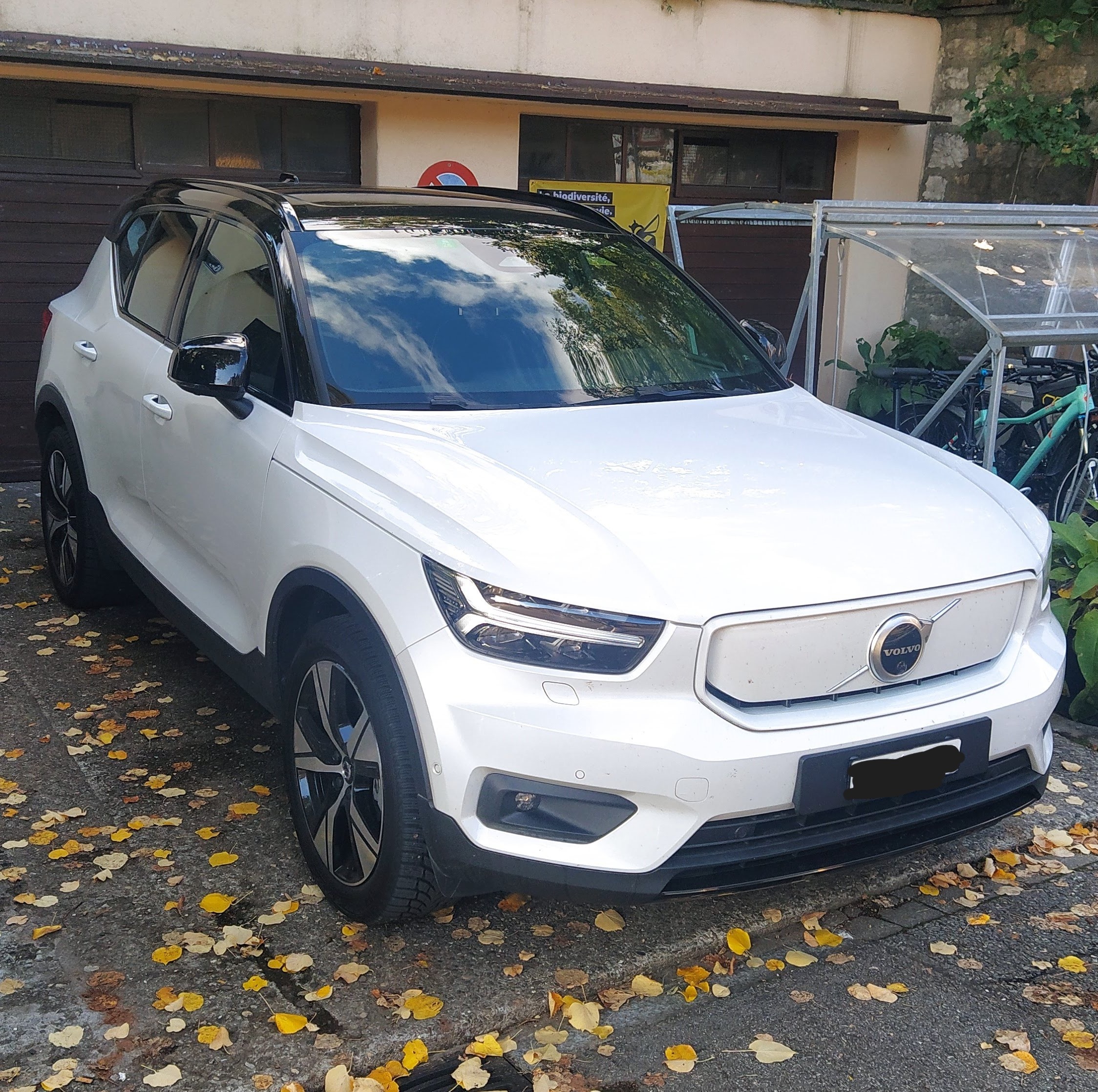 VOLVO XC40 Recharge P8 Twin AWD Pure Electric Plus