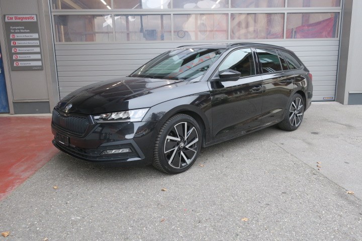 SKODA Octavia Combi 2.0 TDI DSG Style