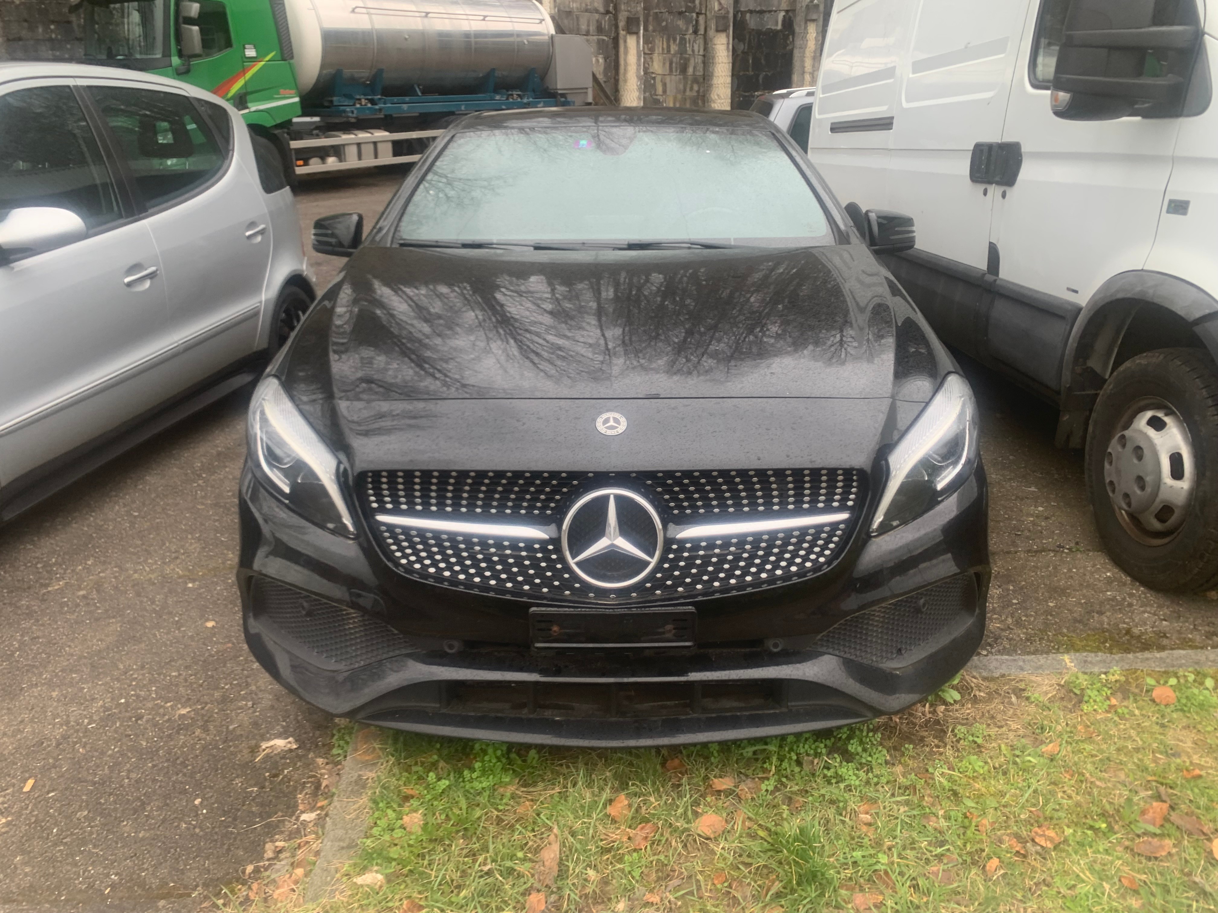 MERCEDES-BENZ A 220 d AMG Line 7G-DCT