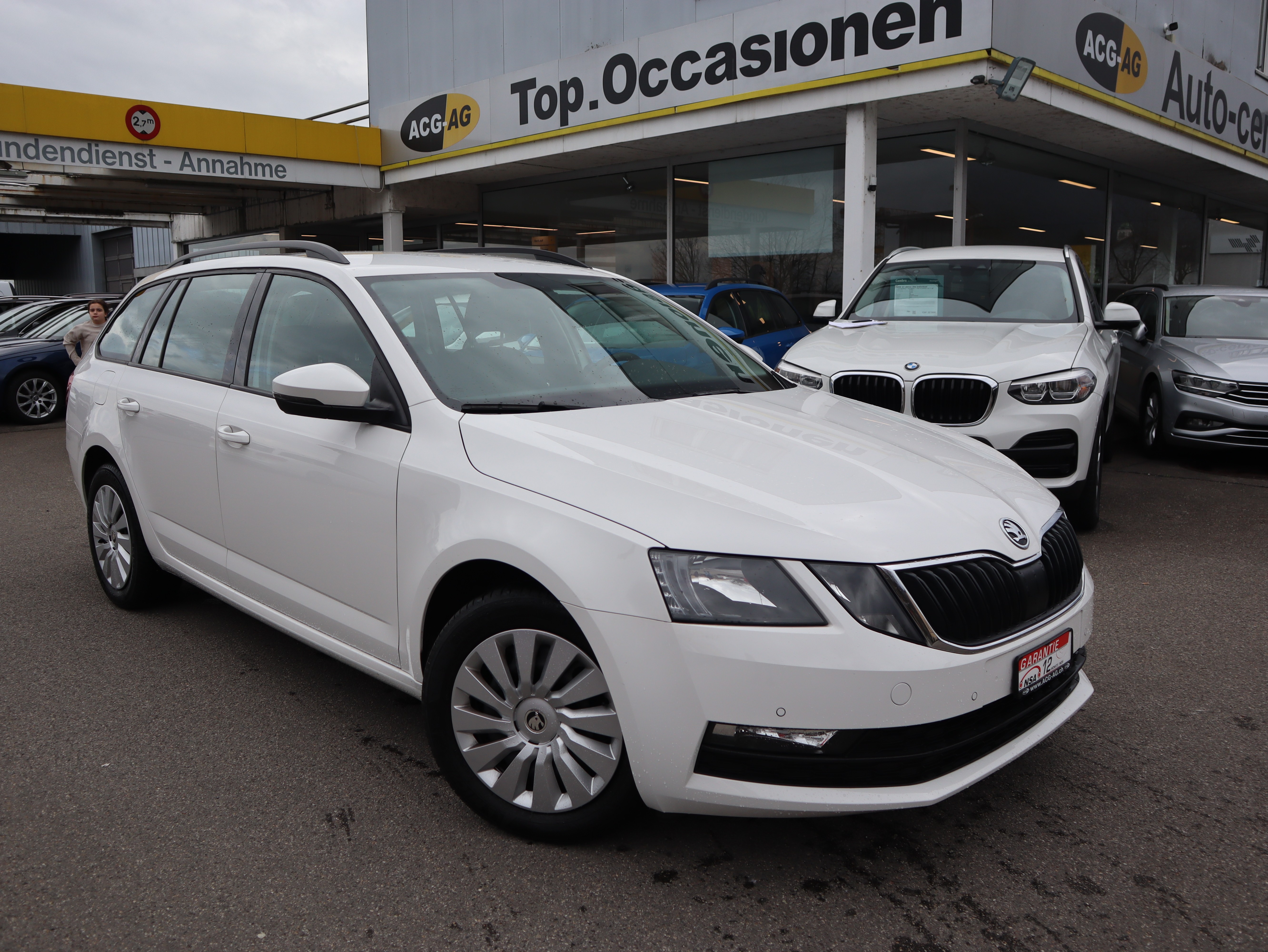 SKODA Octavia Combi 1.6 TDI Ambition DSG ** Navigation ** PDC ** Abstandsregelsystem **