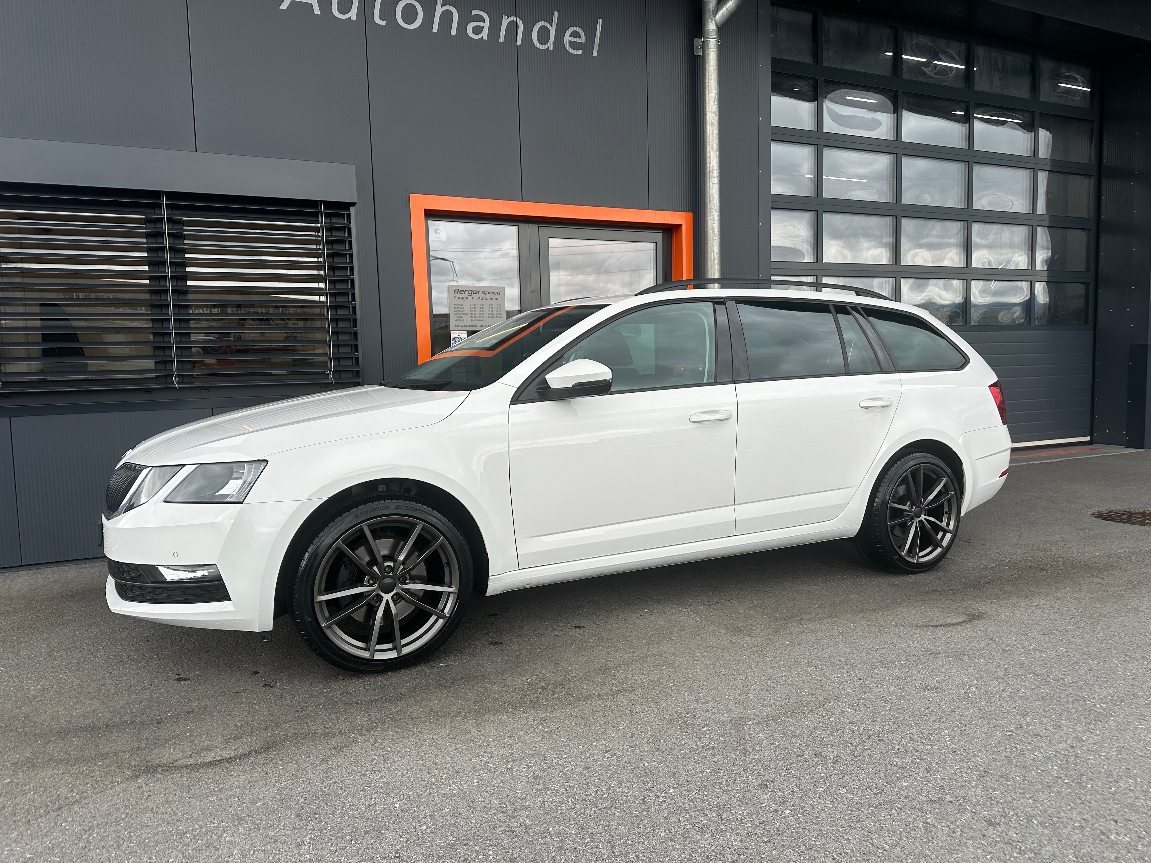 SKODA Octavia Combi 2.0 TDI Ambition 4x4 DSG