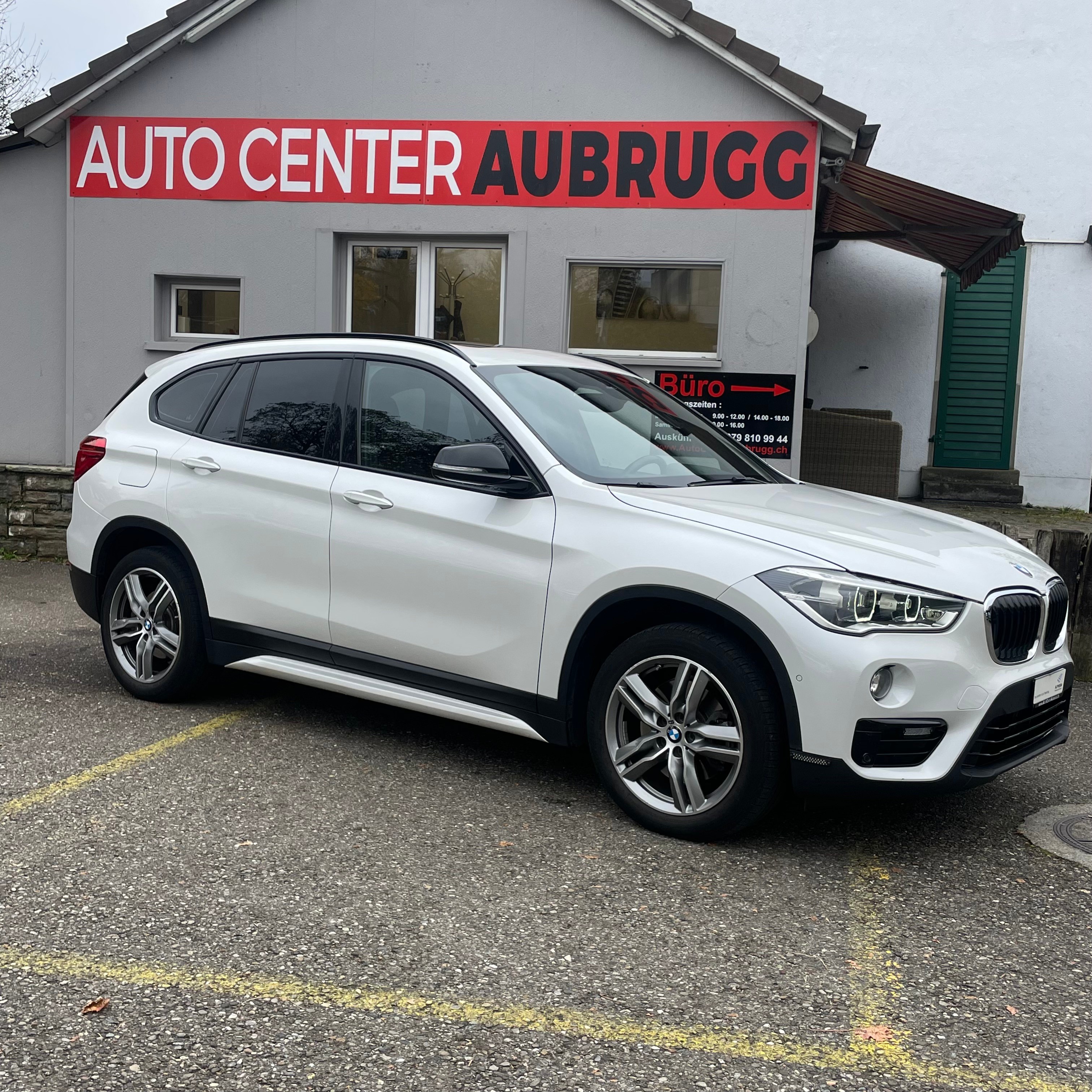 BMW X1 xDrive 20d Sport Line Steptronic *PANORAMA-DACH / ANHÄNGERKUPPLUNG*