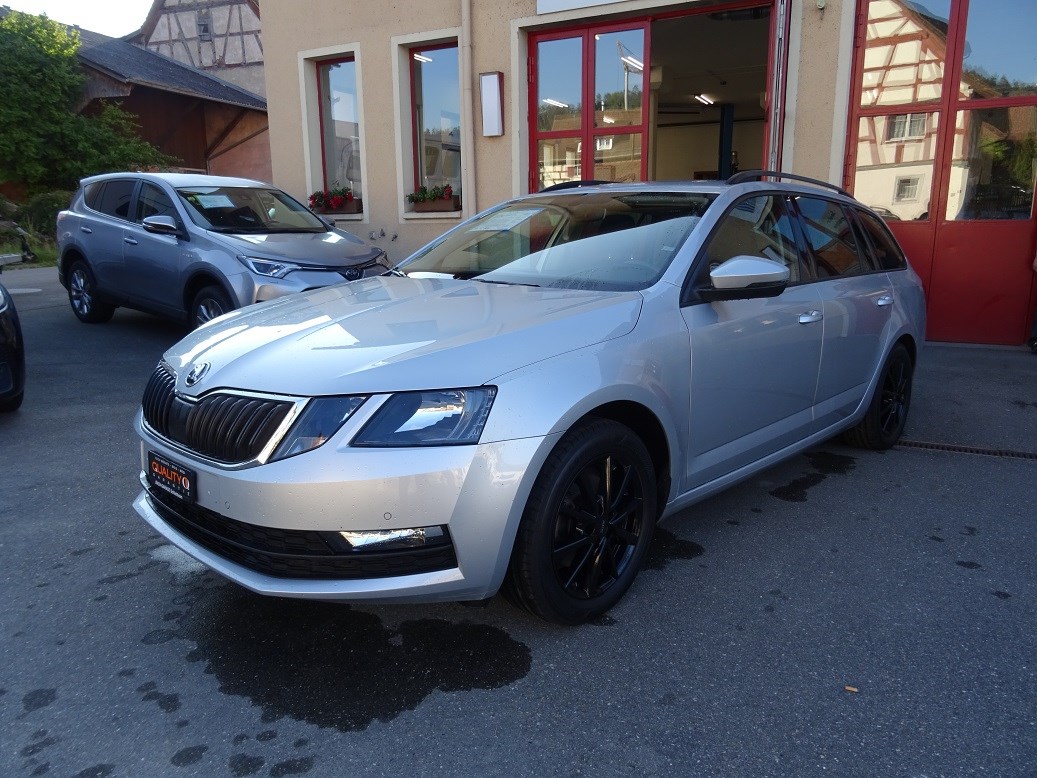 SKODA Octavia Combi 1.0 TSI Ambition DSG