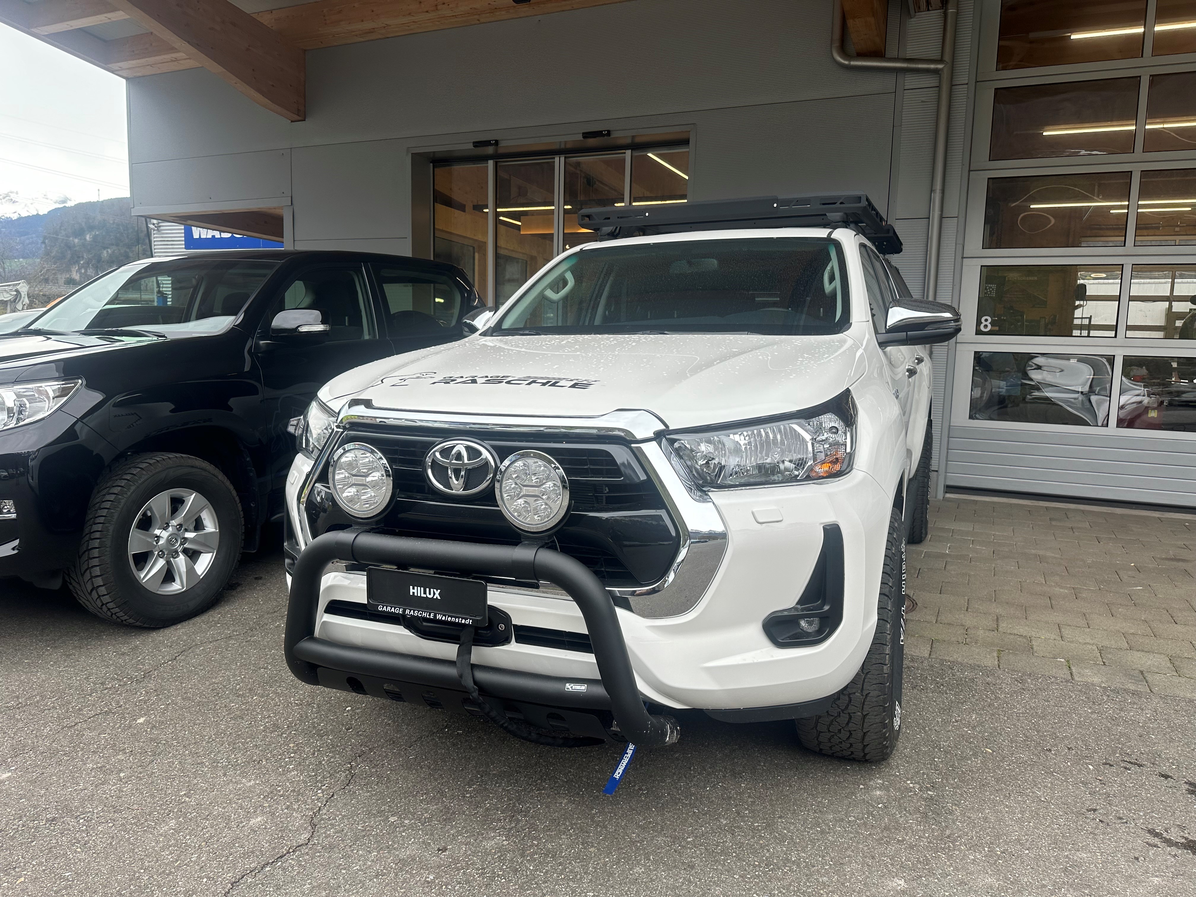 TOYOTA Hilux 2.4D-4D Style Double Cab 4x4 A