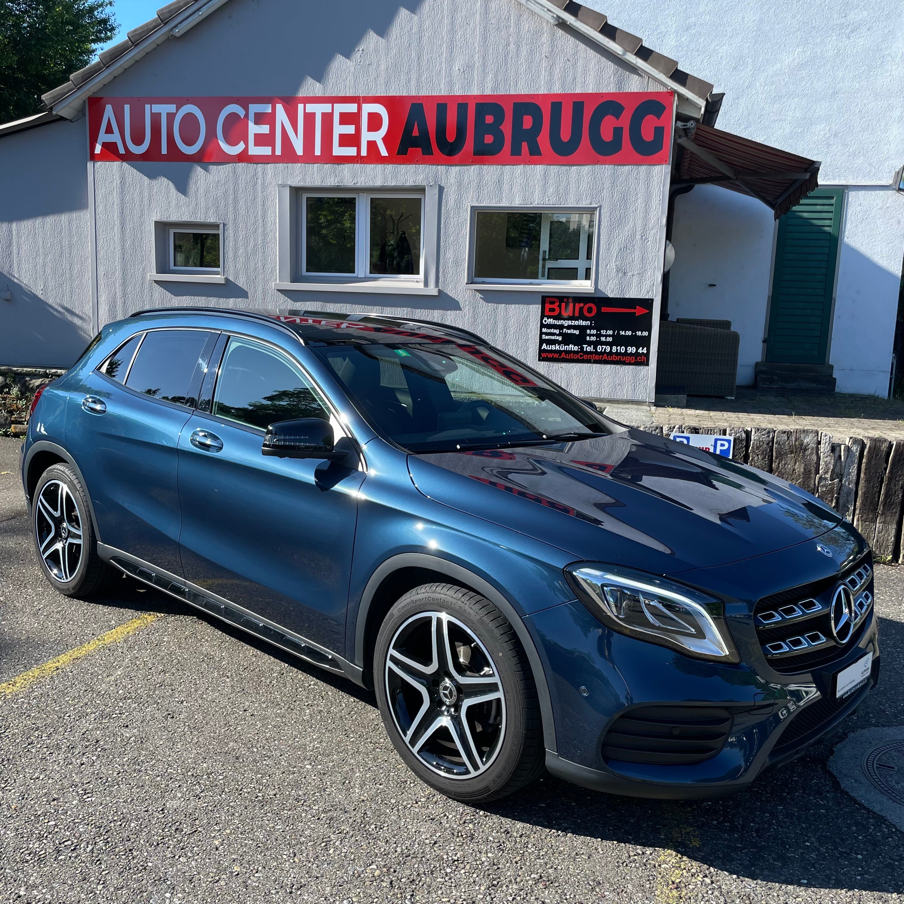 MERCEDES-BENZ GLA 200 AMG Line 7G-DCT *PANORAMA-DACH / NAVI / LED / KAMERA*