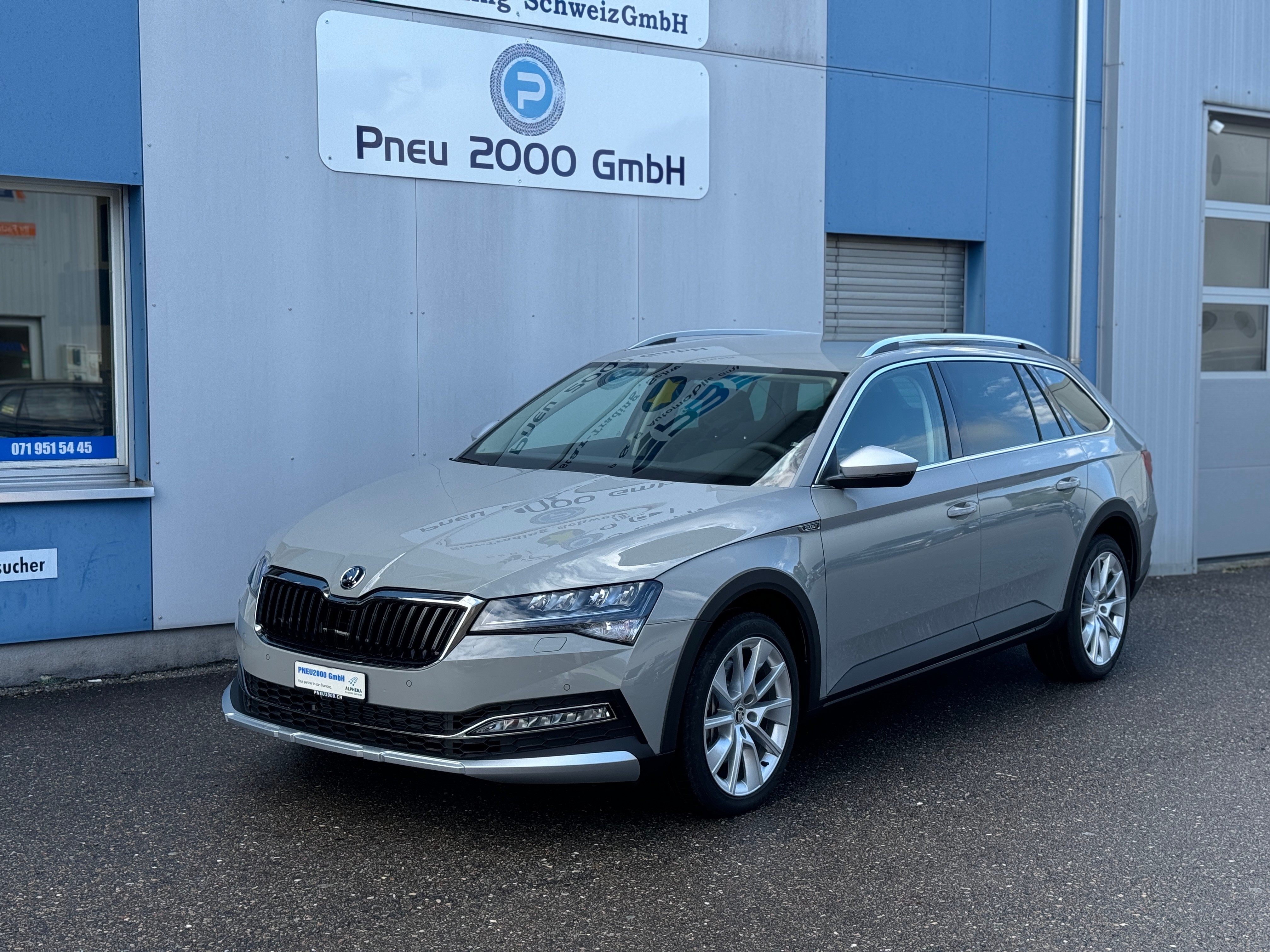 SKODA Superb 2.0 TSI Scout 4x4 DSG 280PS