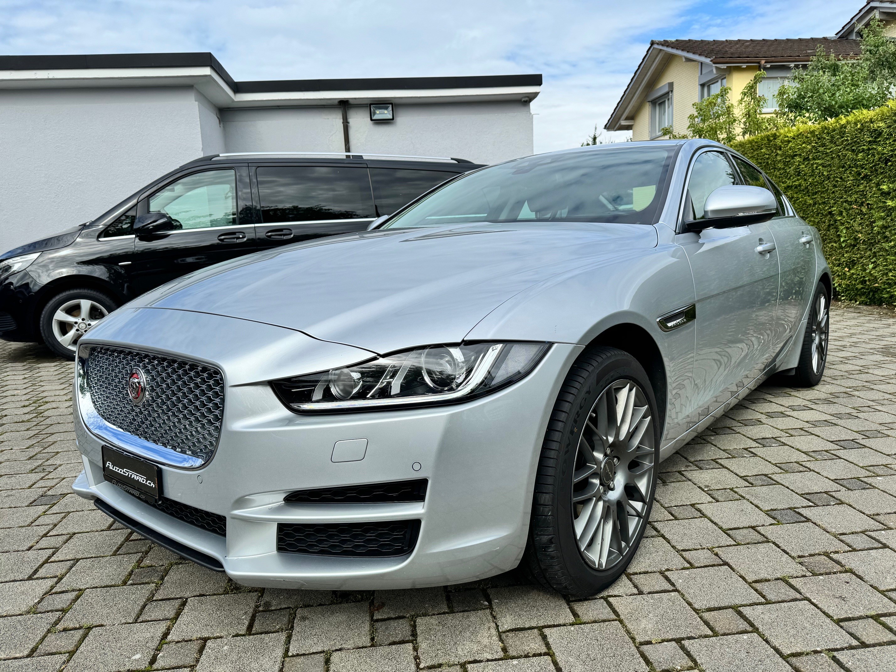 JAGUAR XE 20d Prestige AWD Automat