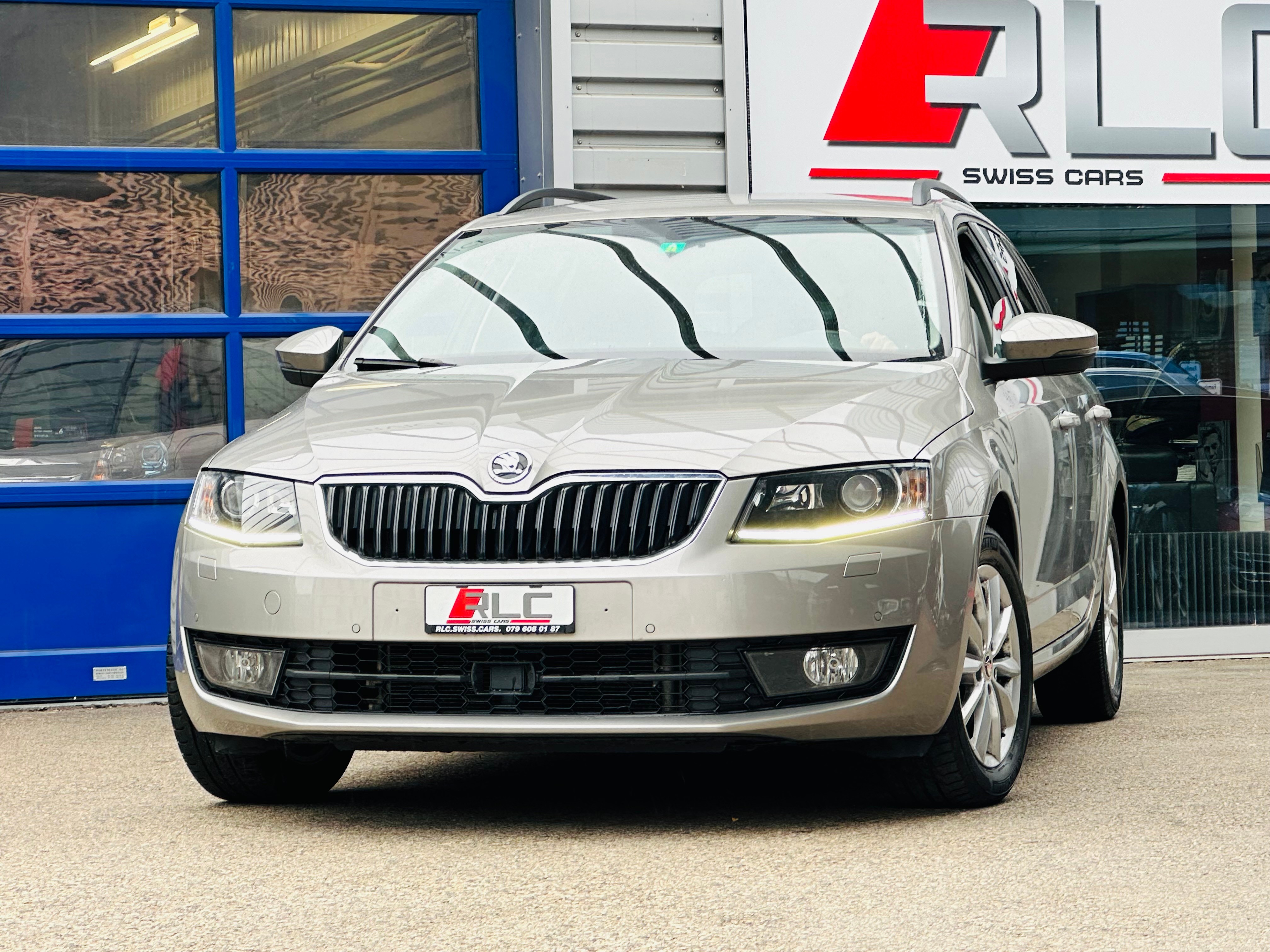 SKODA Octavia Combi 1.8 TSI Ambition DSG