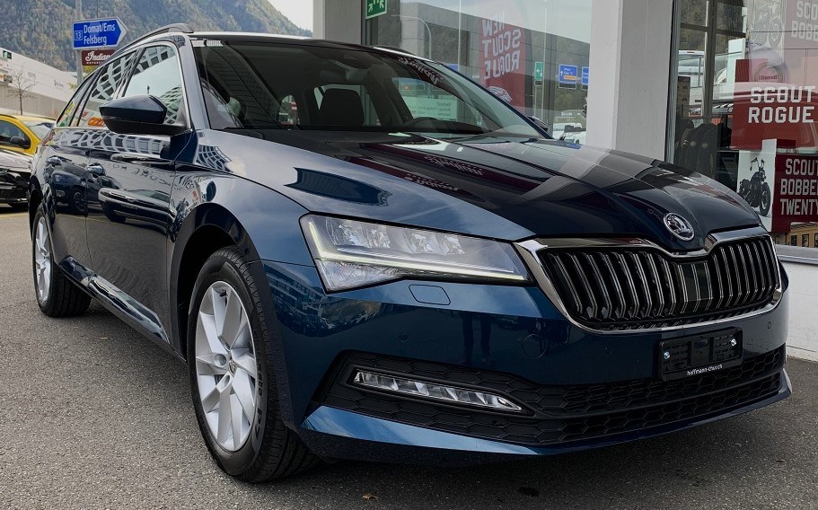 SKODA Superb Combi 2.0 TDi Ambition 4x4 DSG