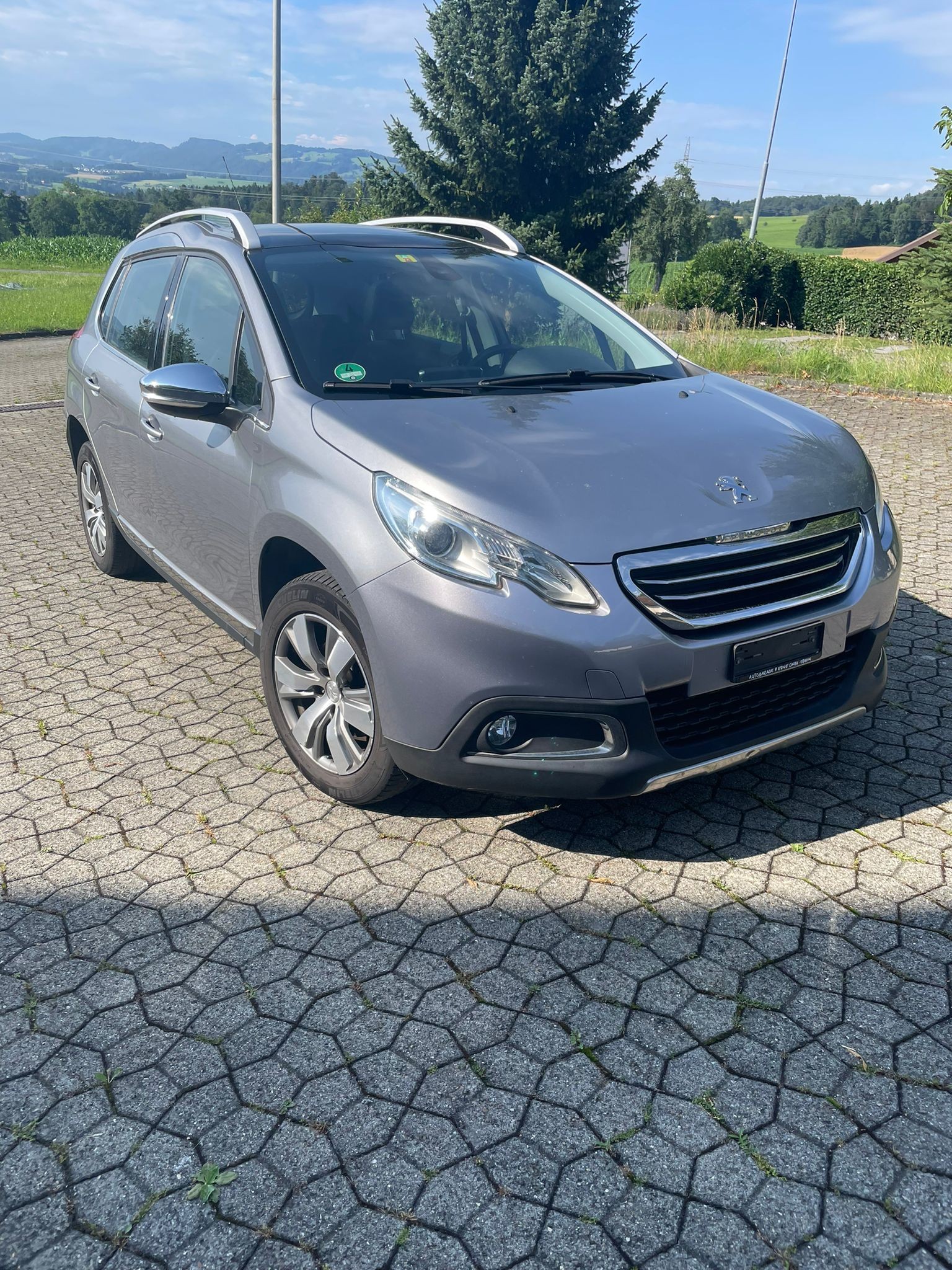 PEUGEOT 2008 1.6 e-HDi Féline