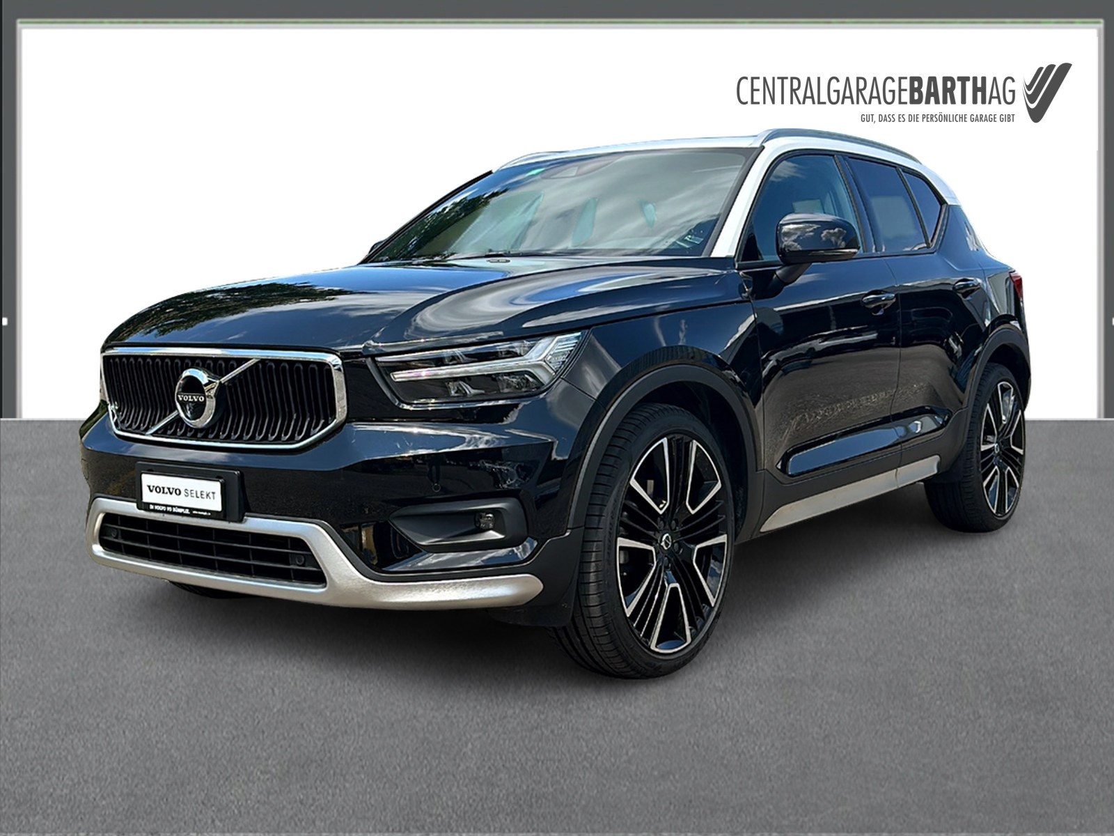 VOLVO XC40 2.0 T4 Momentum AWD