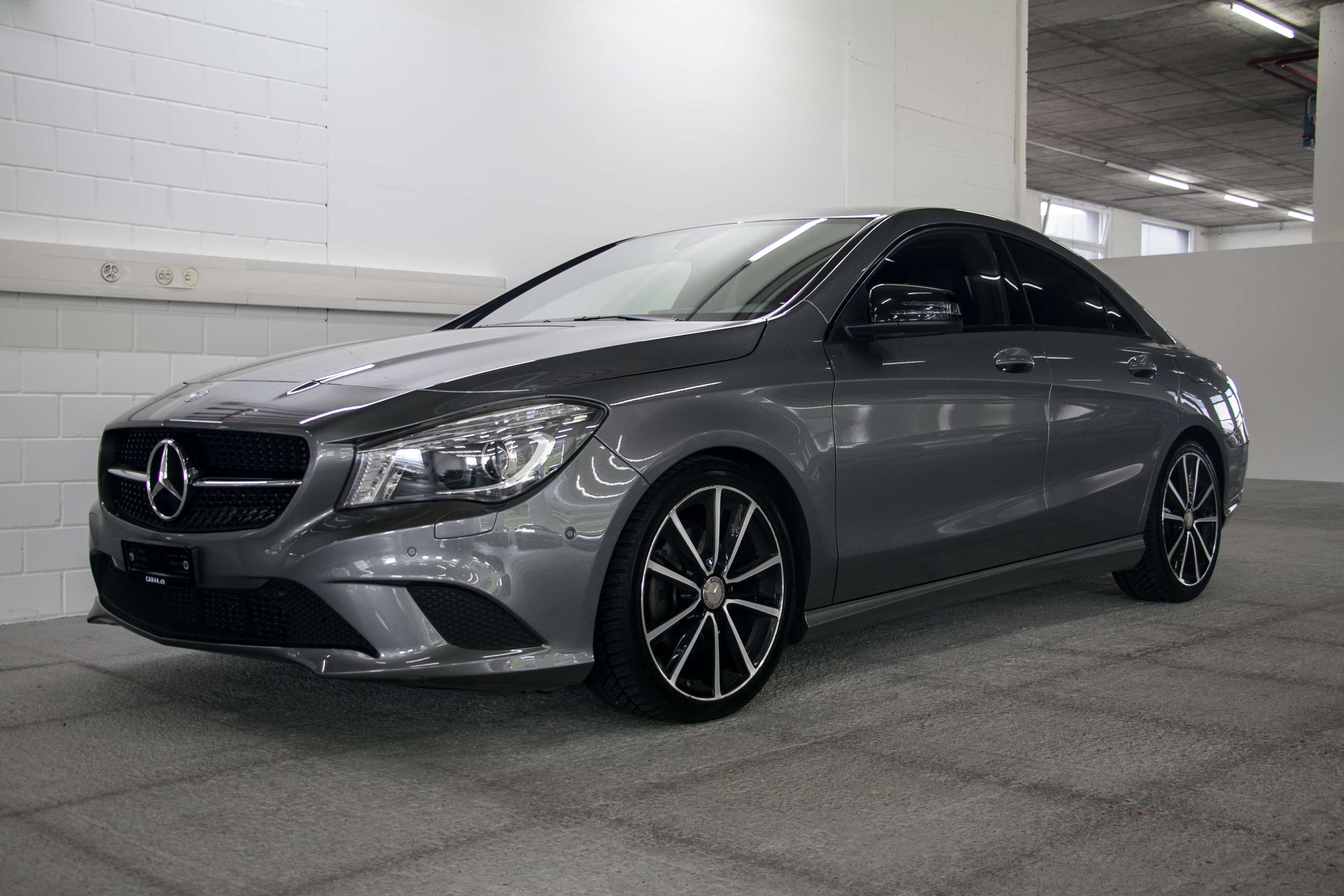 MERCEDES-BENZ CLA 200 Urban 7G-DCT