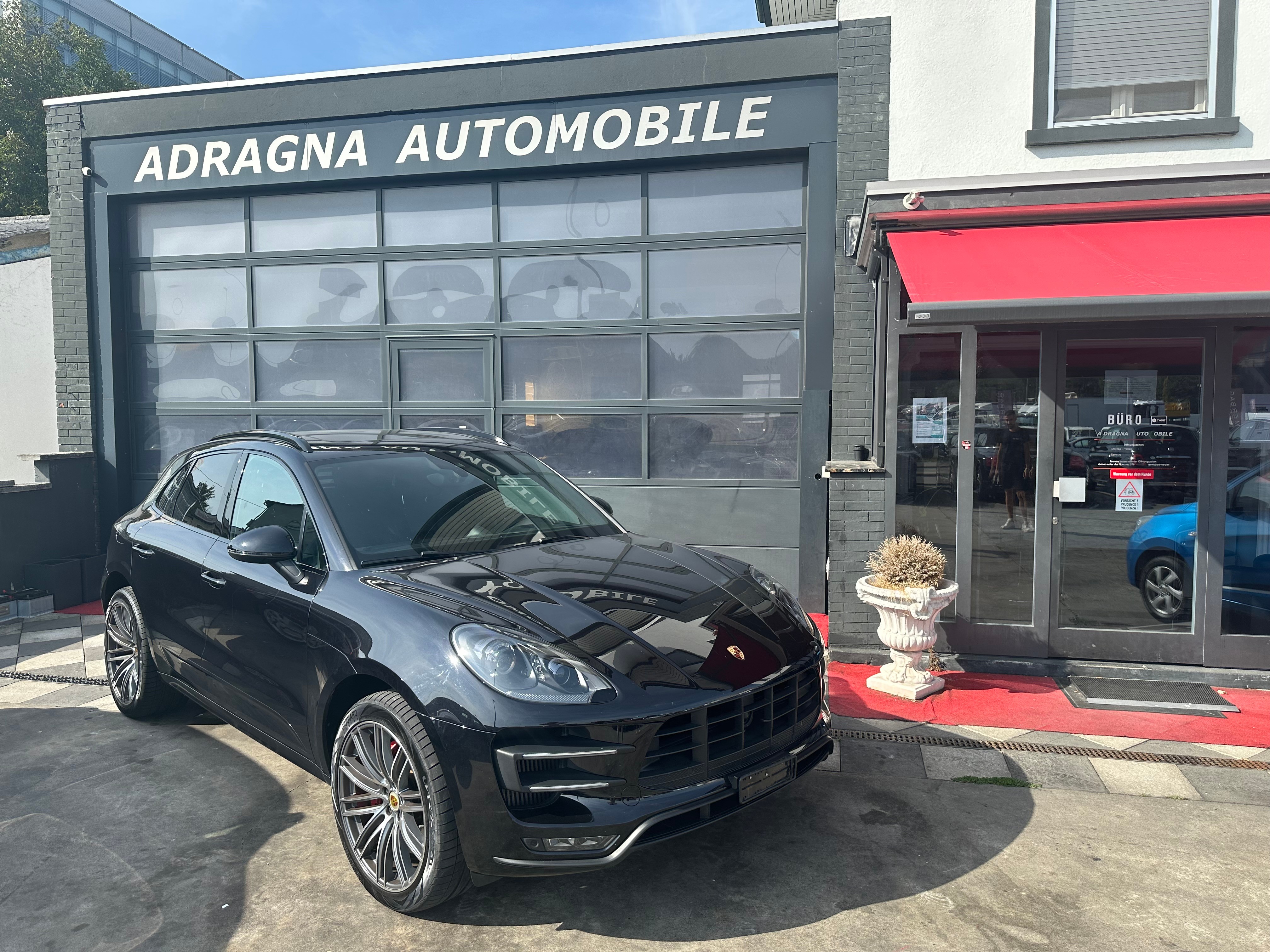 PORSCHE Macan Turbo PDK