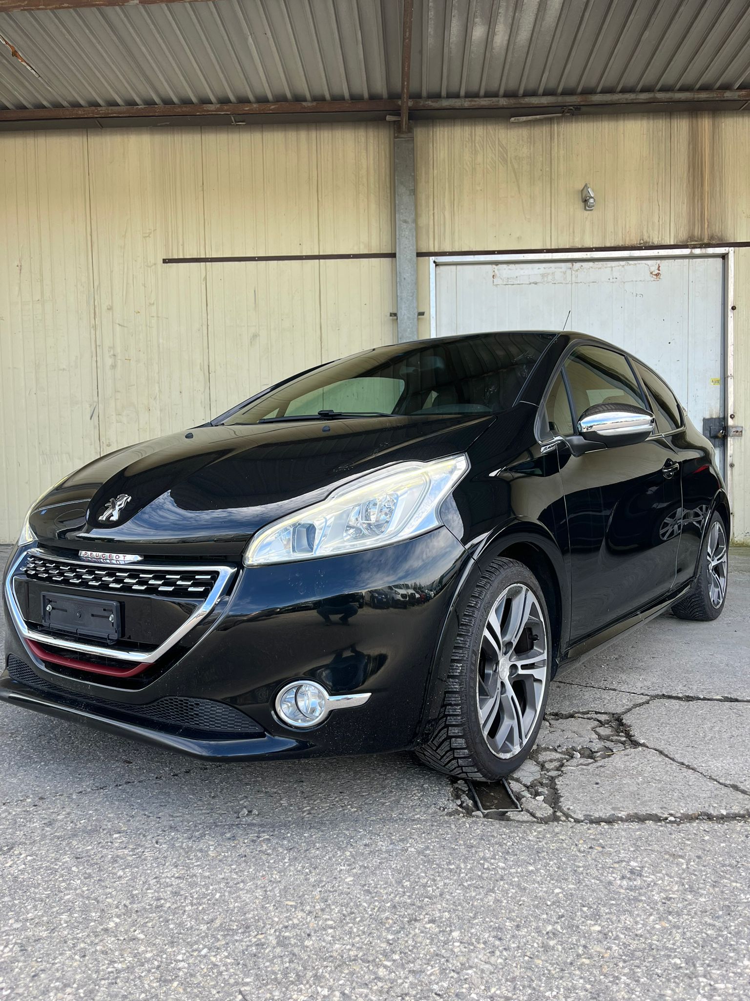 PEUGEOT 208 1.6 Turbo GTi