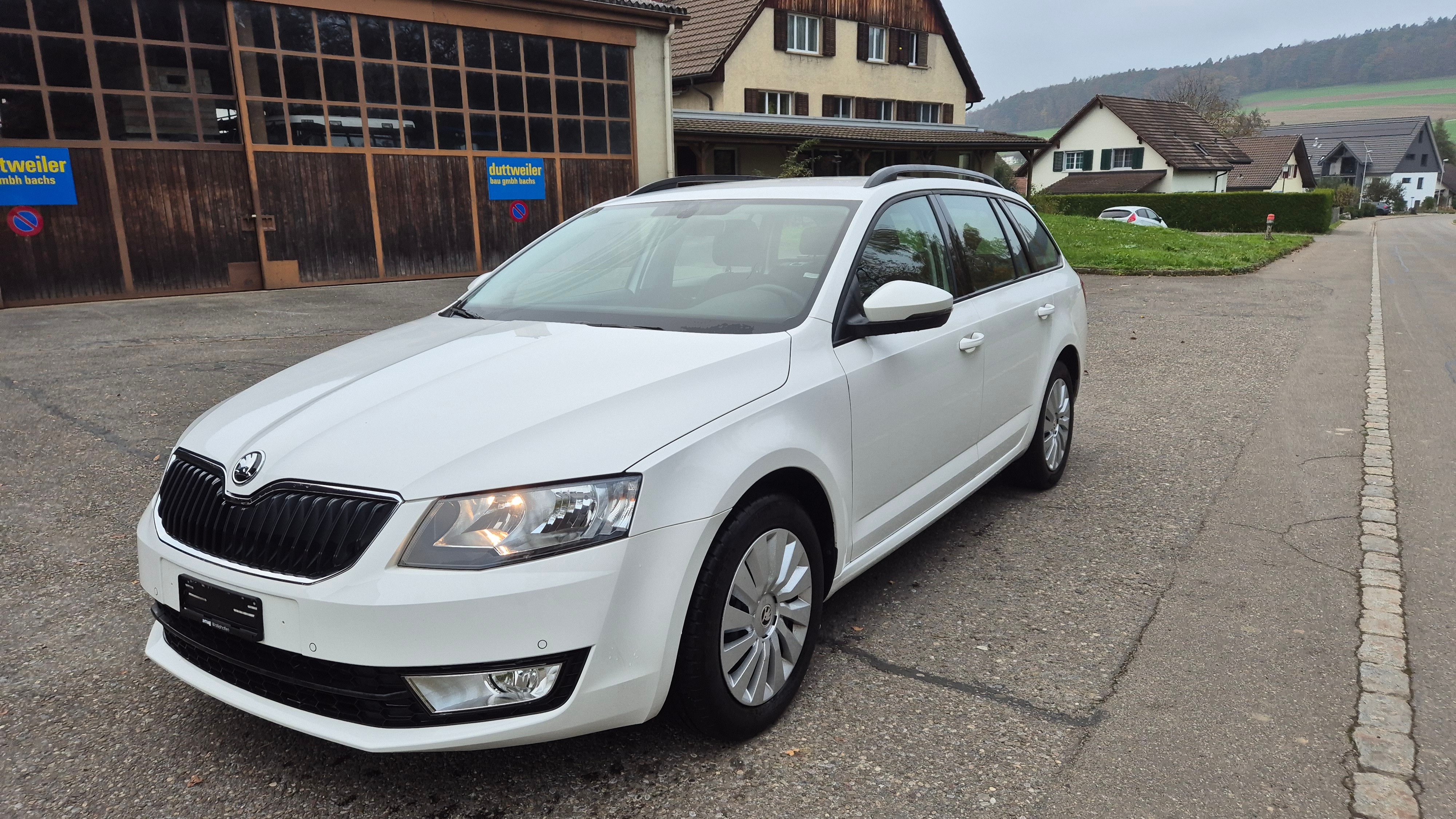 SKODA Octavia Combi 2.0 TDI Ambition DSG