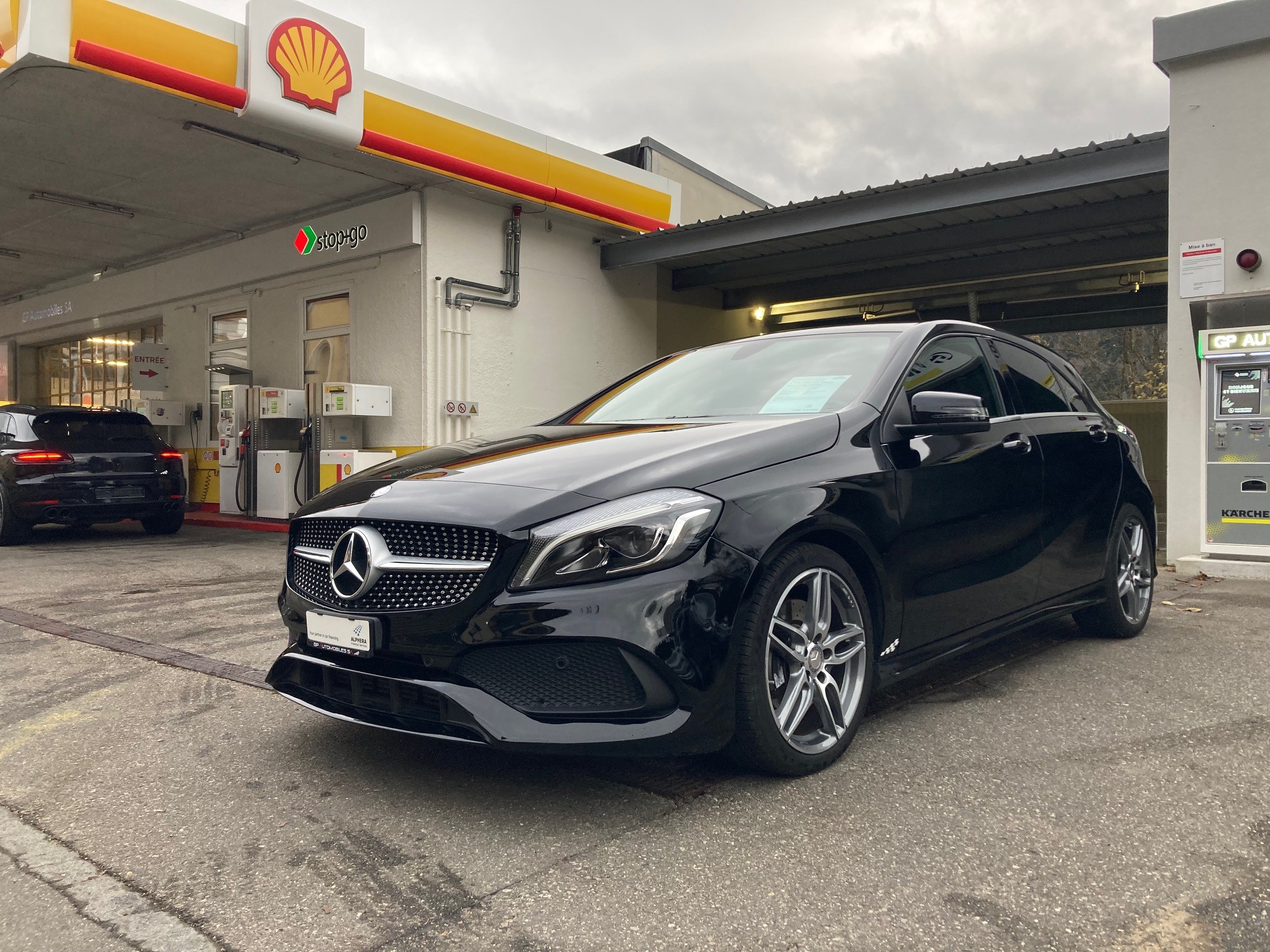 MERCEDES-BENZ A 250 AMG Line 4Matic