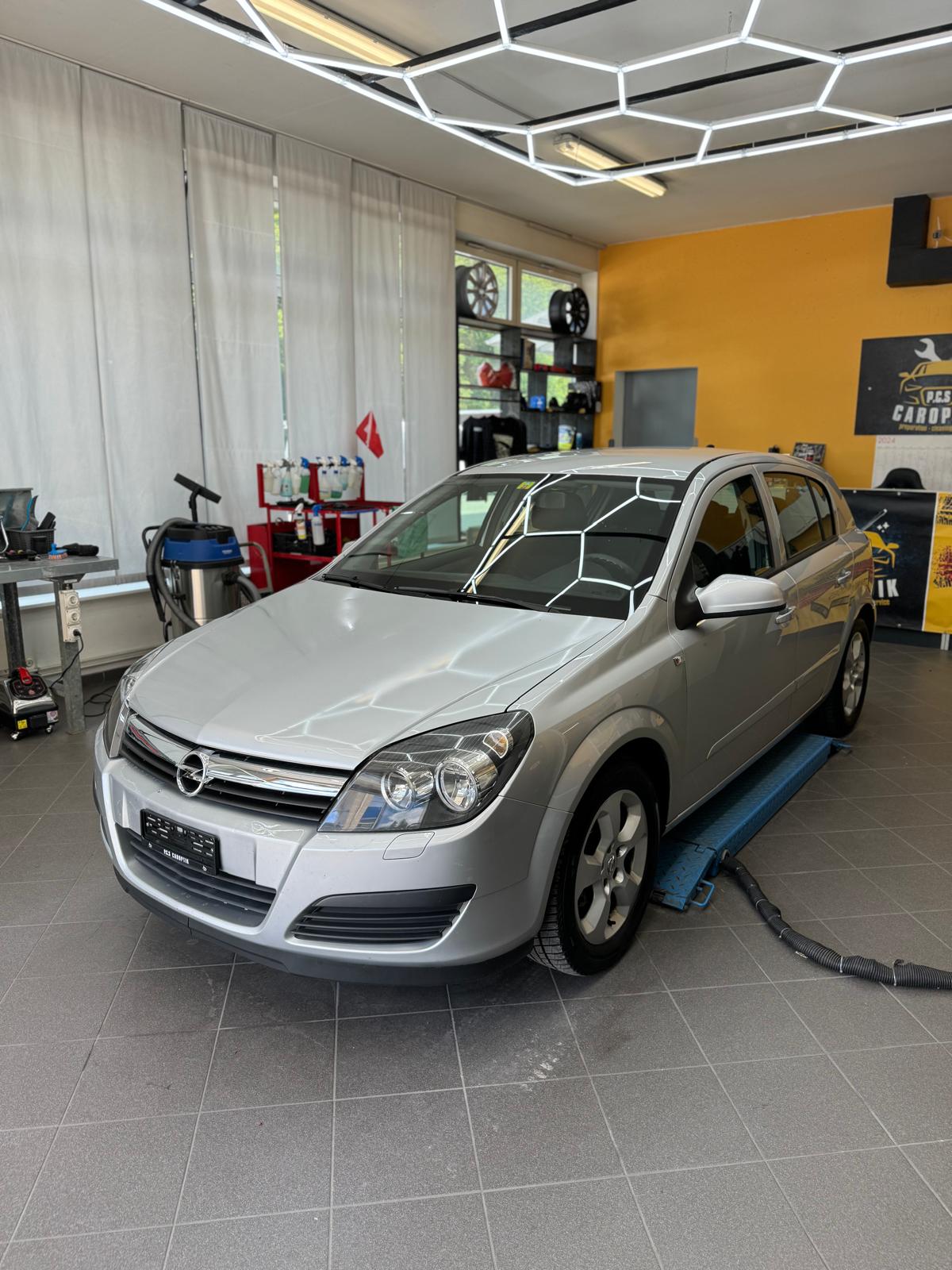 OPEL Astra H 18