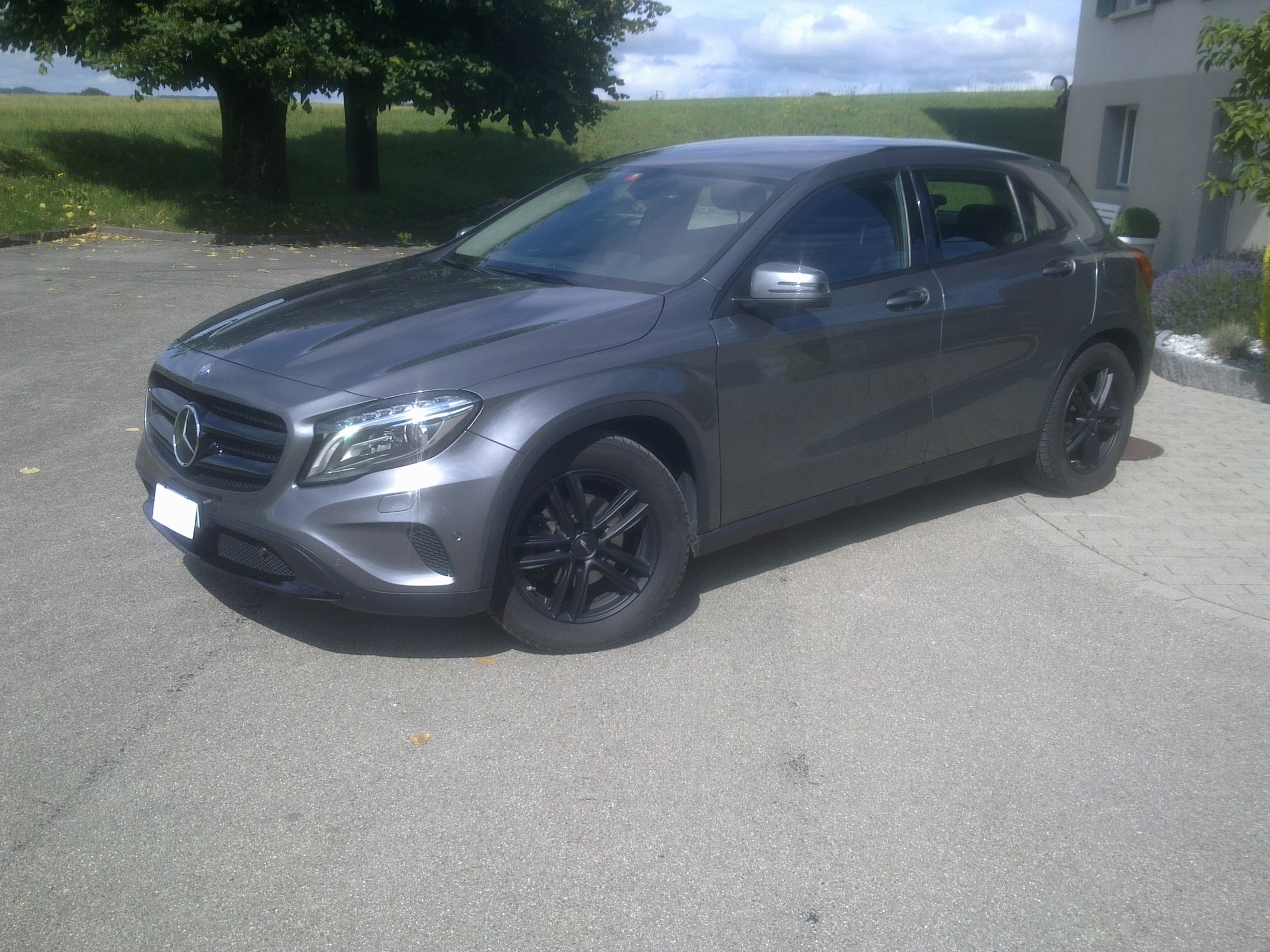 MERCEDES-BENZ GLA 220 CDI 7G-DCT