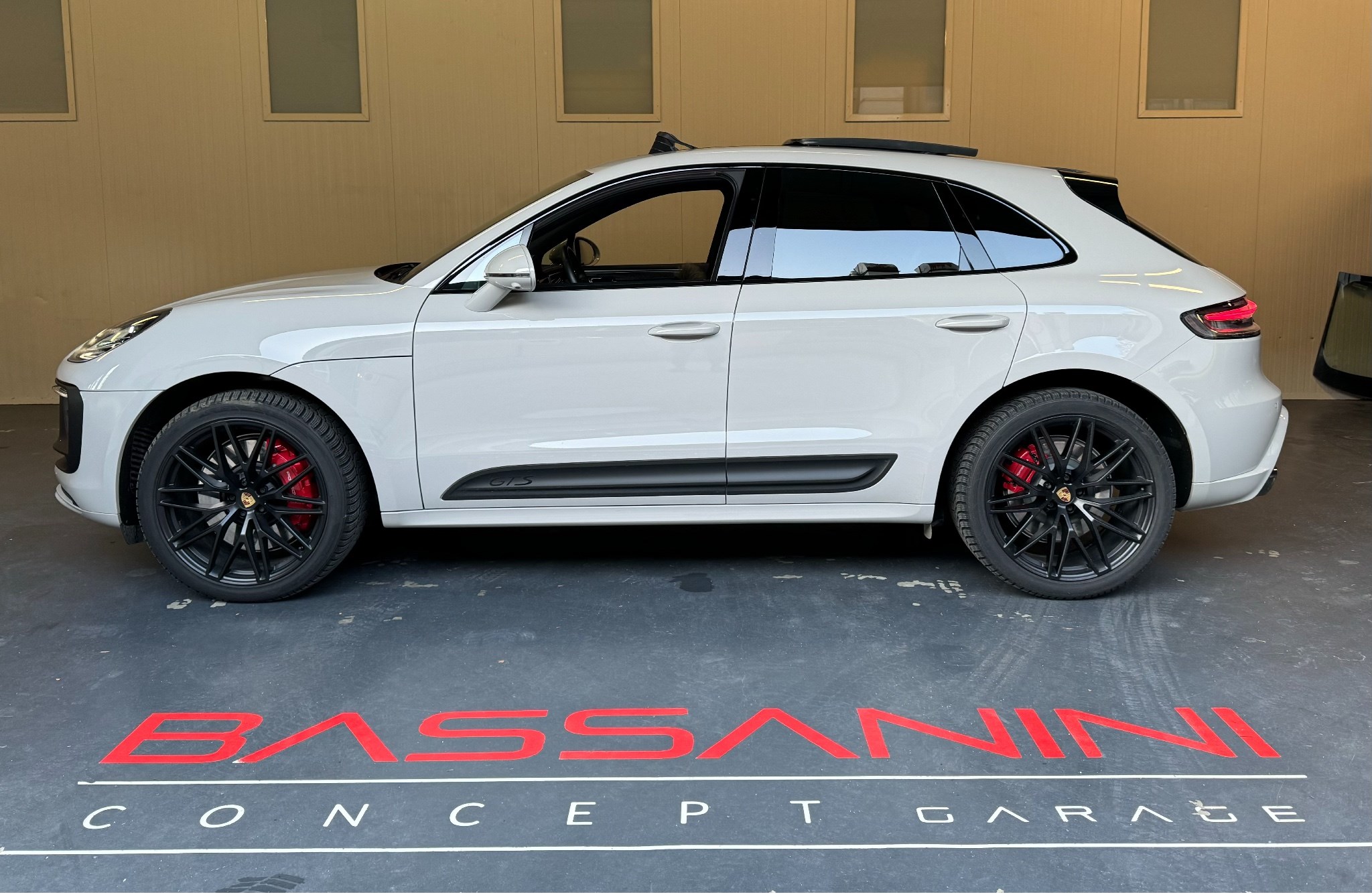 PORSCHE Macan GTS PDK ## CH Auto/Swiss Porsche garantie 2+2