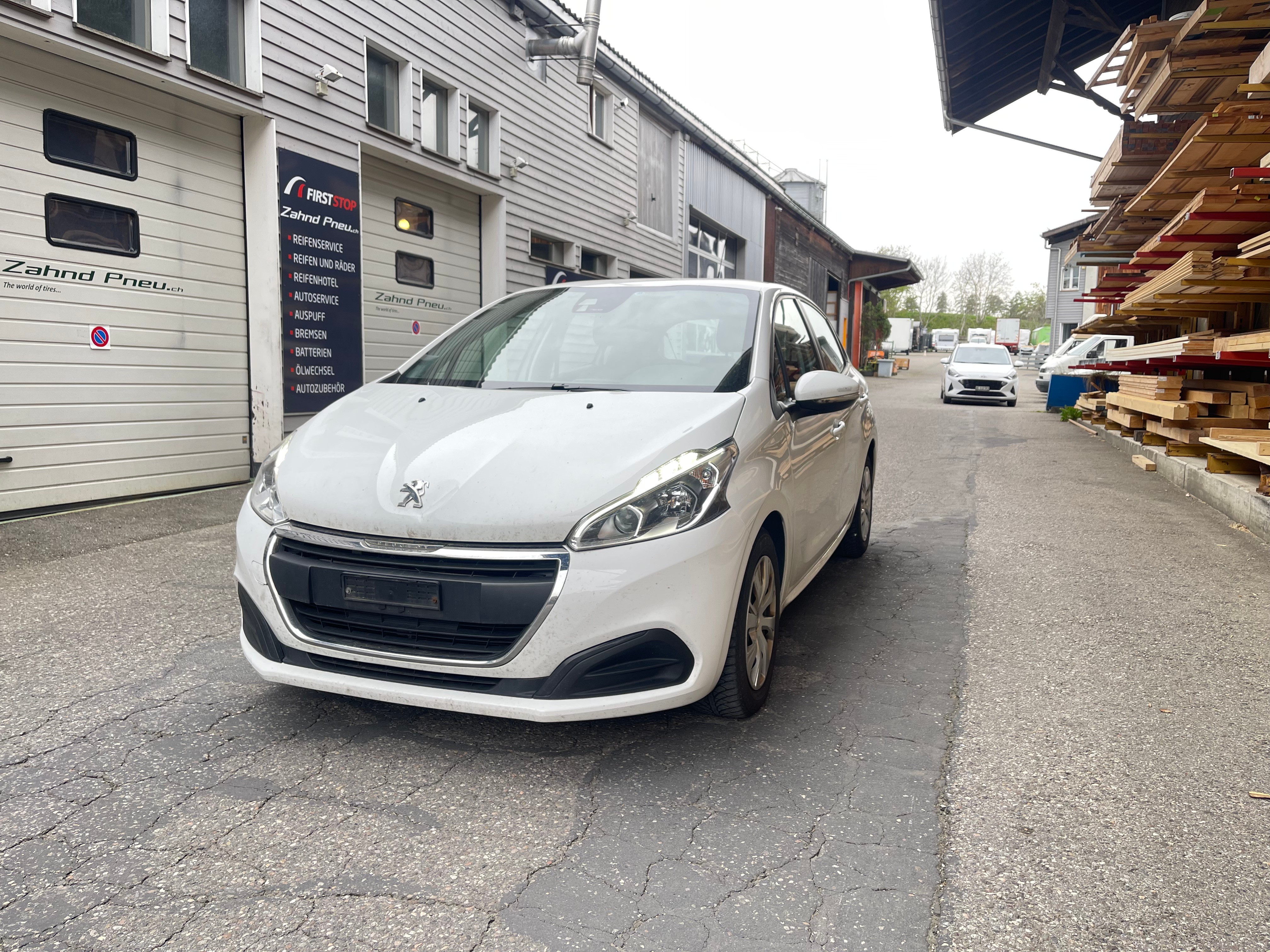 PEUGEOT 208 1.2 PureTech Active