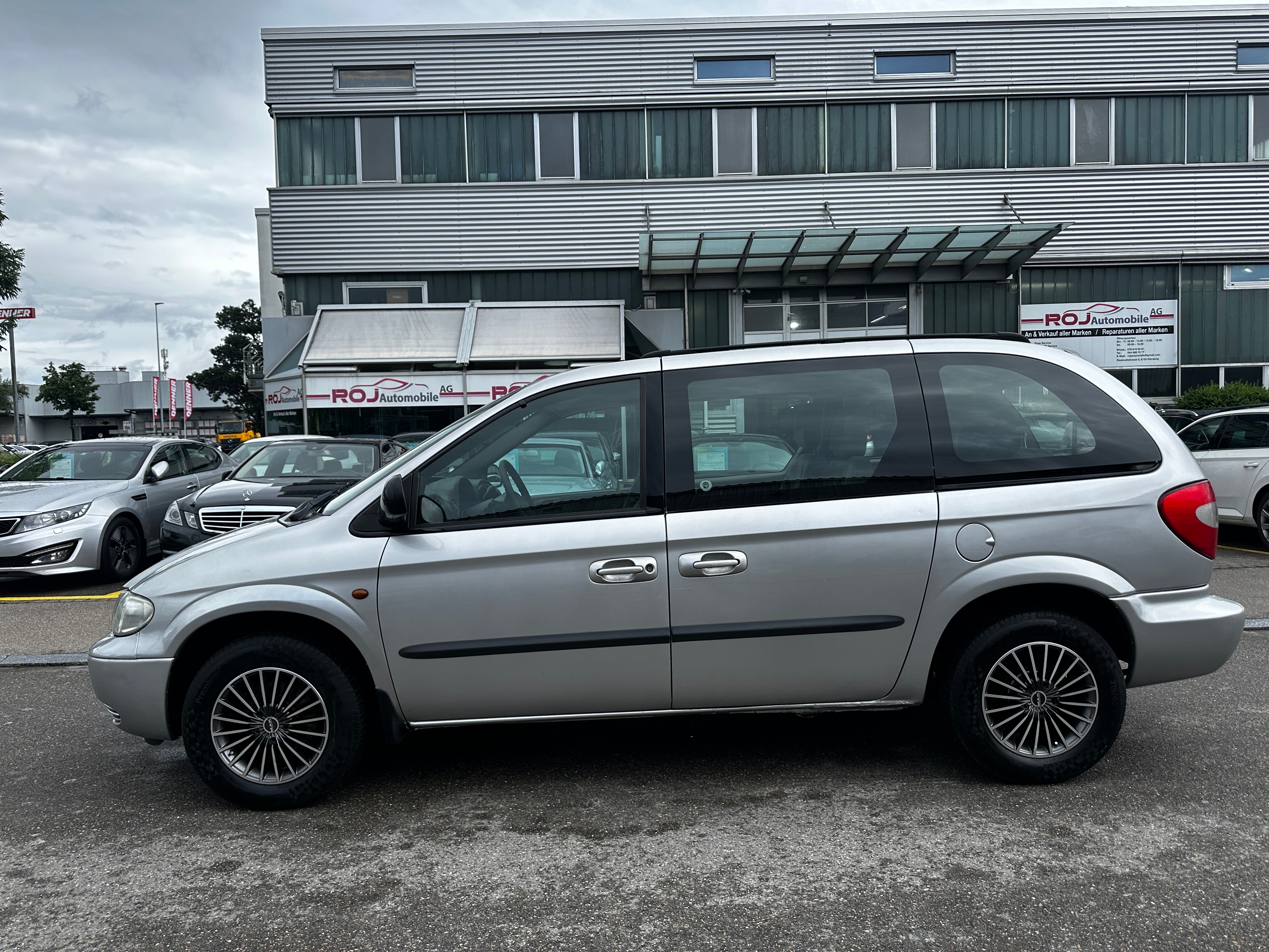 CHRYSLER Voyager 3.3 SE