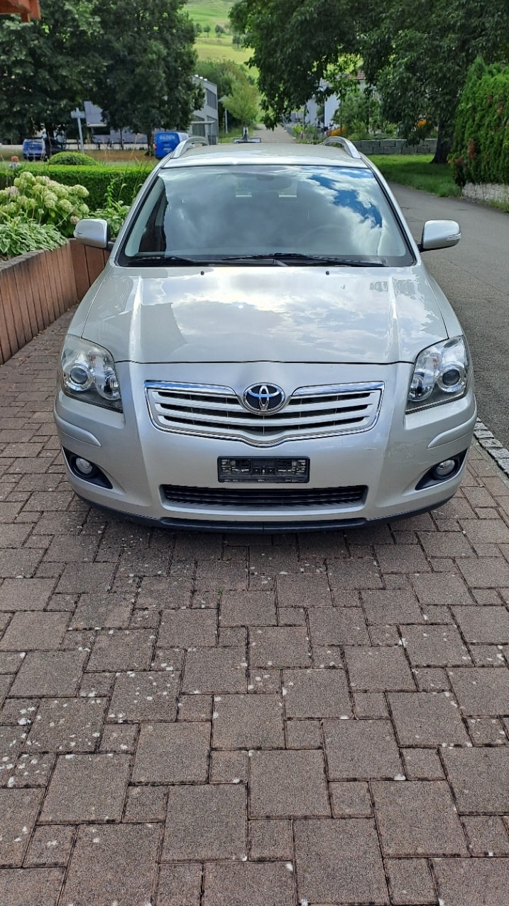 TOYOTA Avensis 2.0 D4 VVT-i Linea Sol Prem. T-Step4