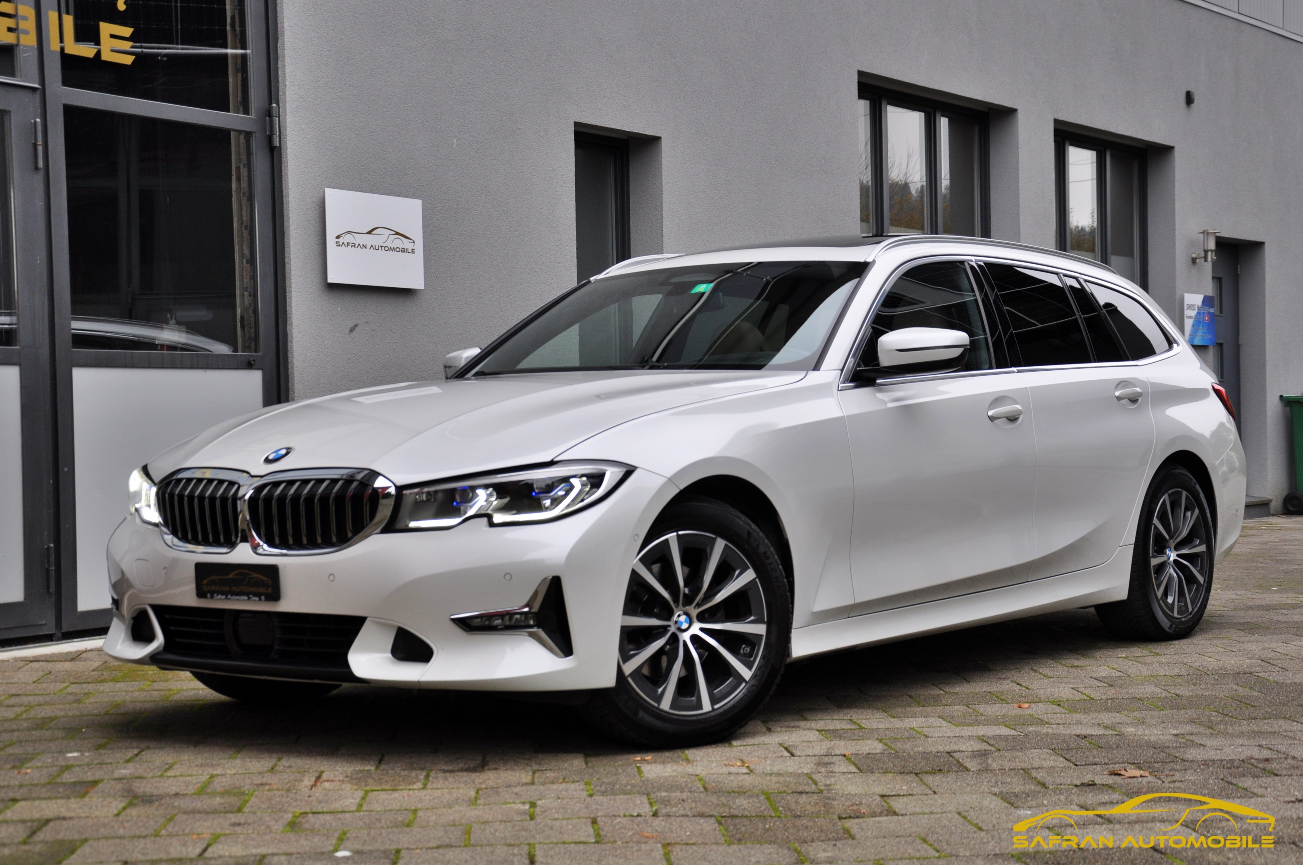 BMW 320d xDrive Touring Luxury Line Steptronic