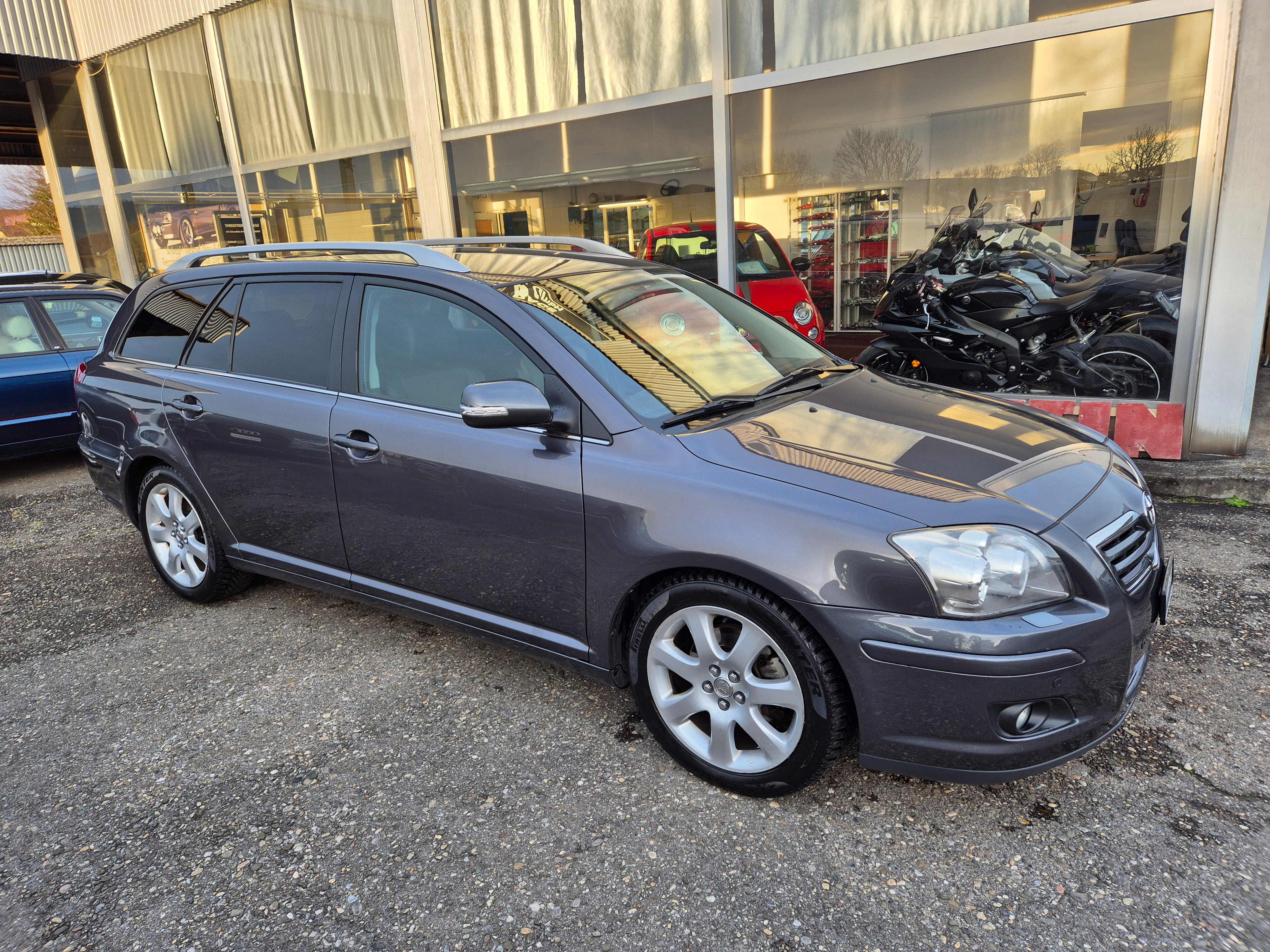 TOYOTA Avensis 2.4 D4 VVT-i Linea Sol Prem. T-Step5