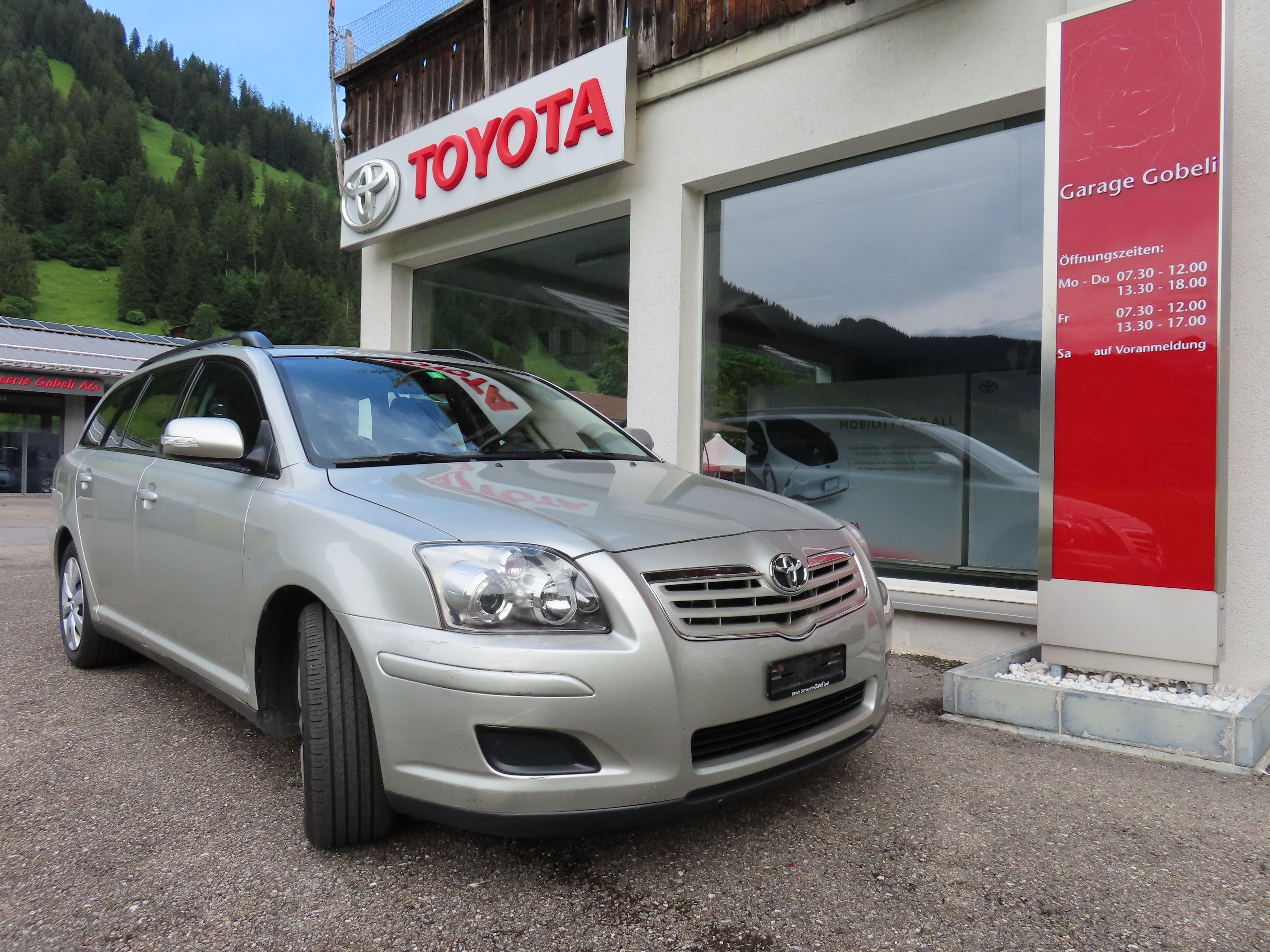 TOYOTA Avensis 2.0D-4 D Linea Terra Sportswagon