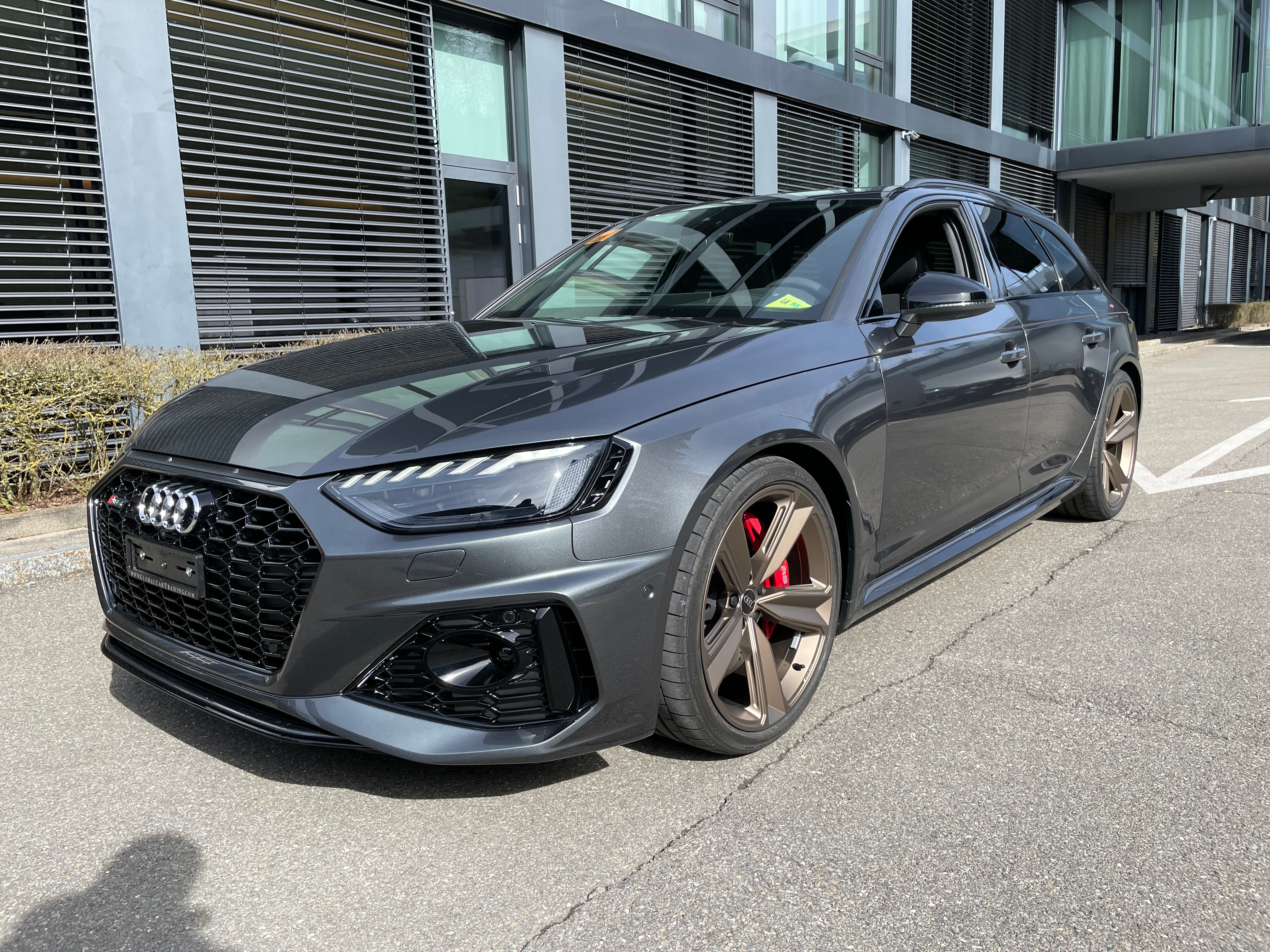 AUDI RS4 Avant quattro tiptronic