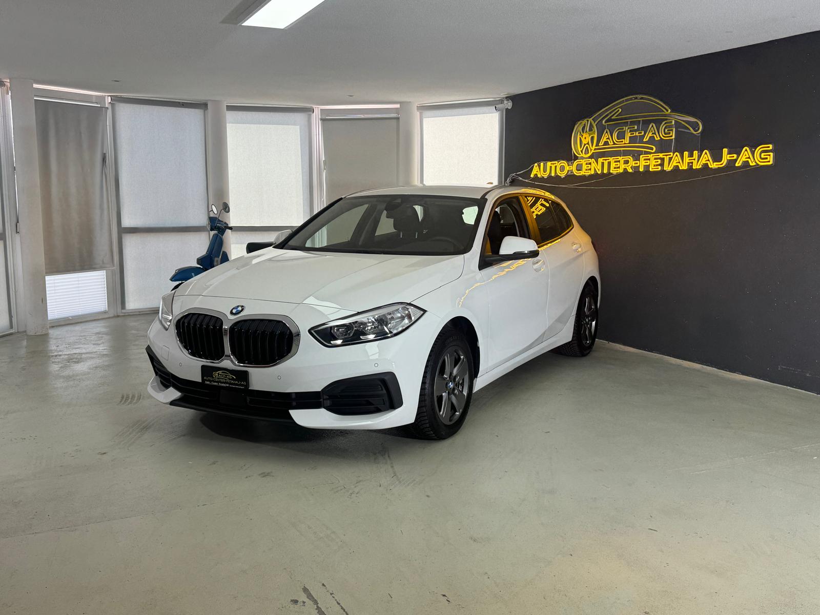 BMW 118i Essential Edition Steptronic