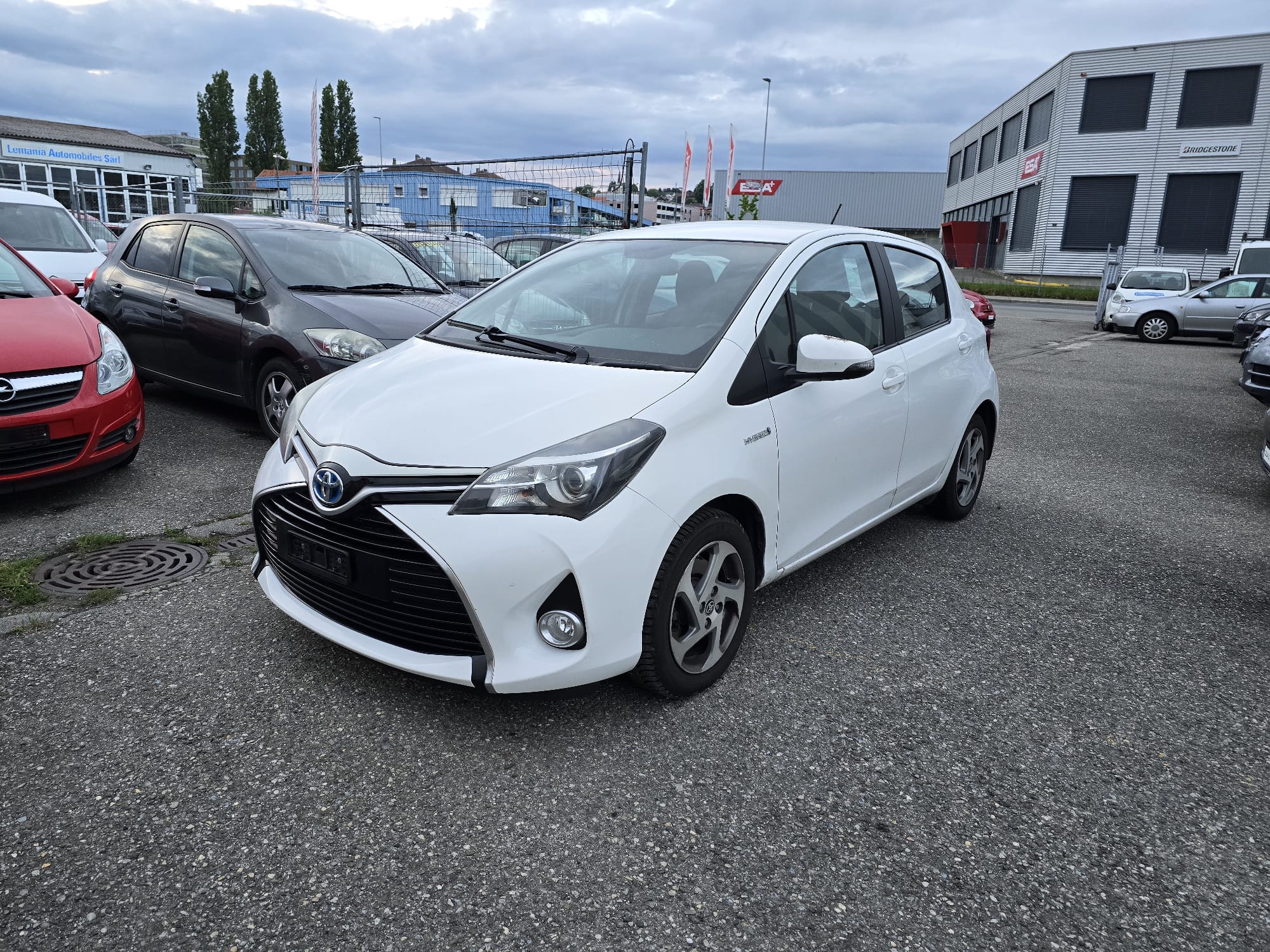 TOYOTA Yaris 1.5 VVT-i Hybrid Sol Premium e-CVT