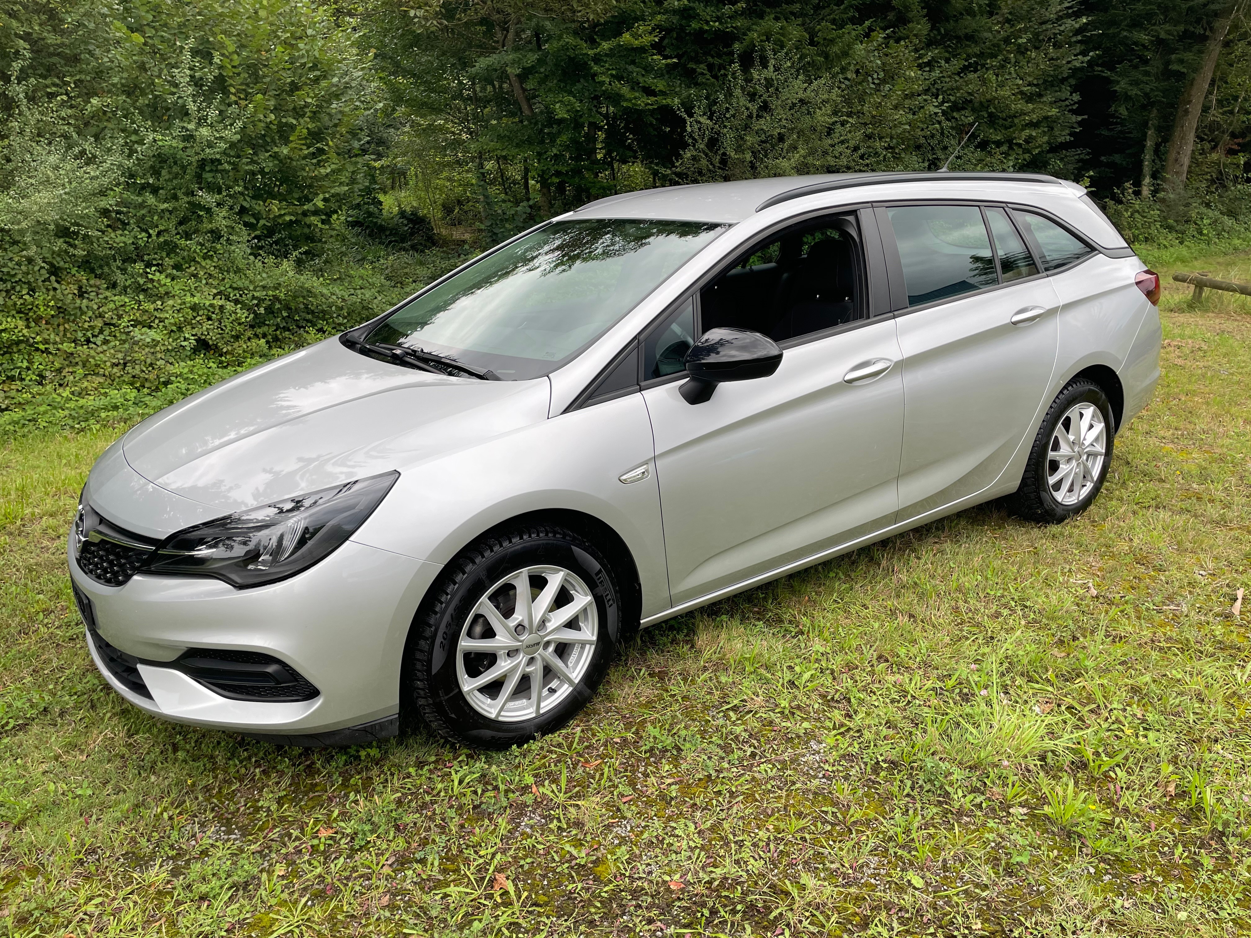 OPEL Astra Sports Tourer 1.2i Turbo Edition