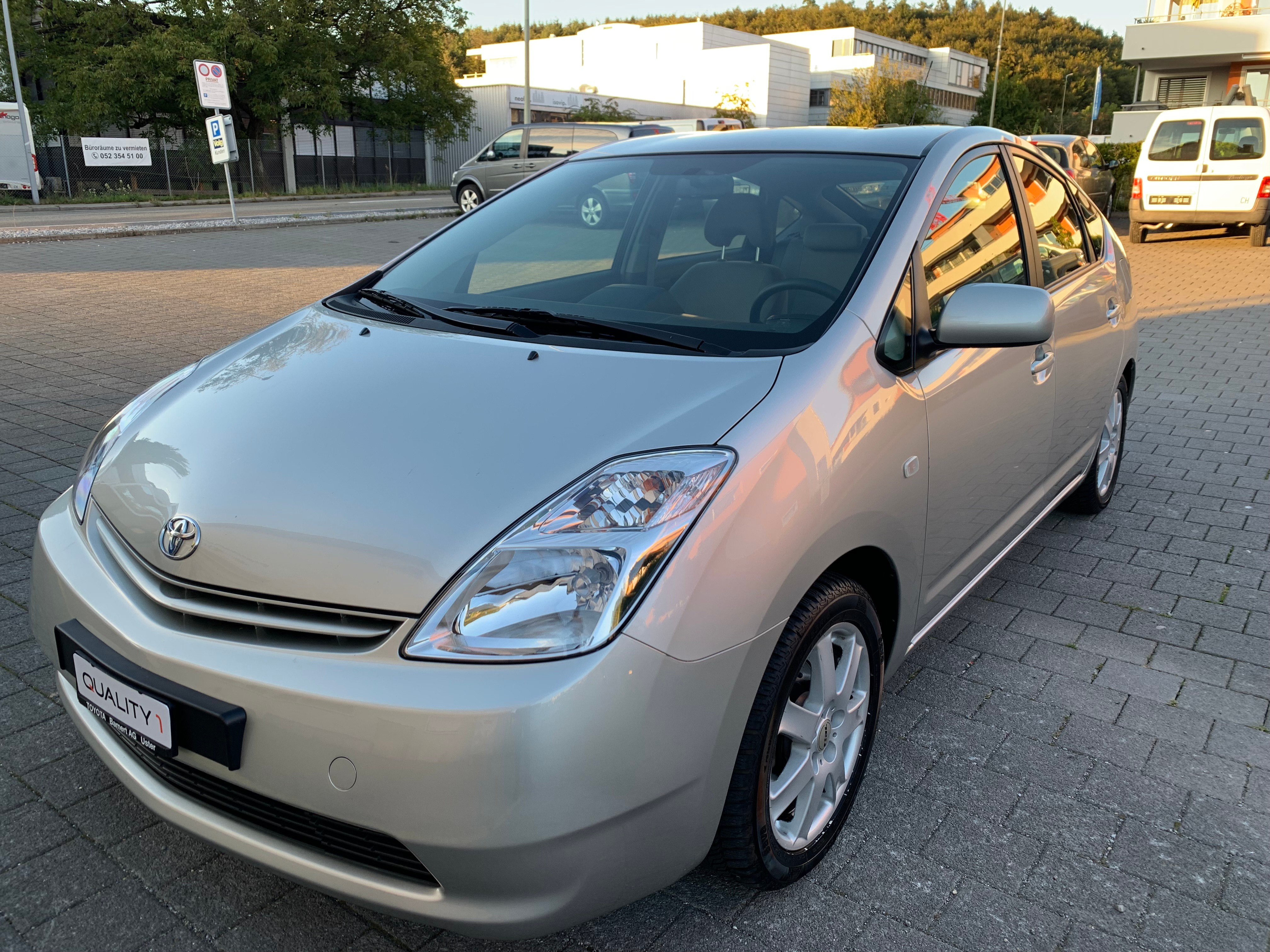 TOYOTA Prius 1.5 16V Hybrid